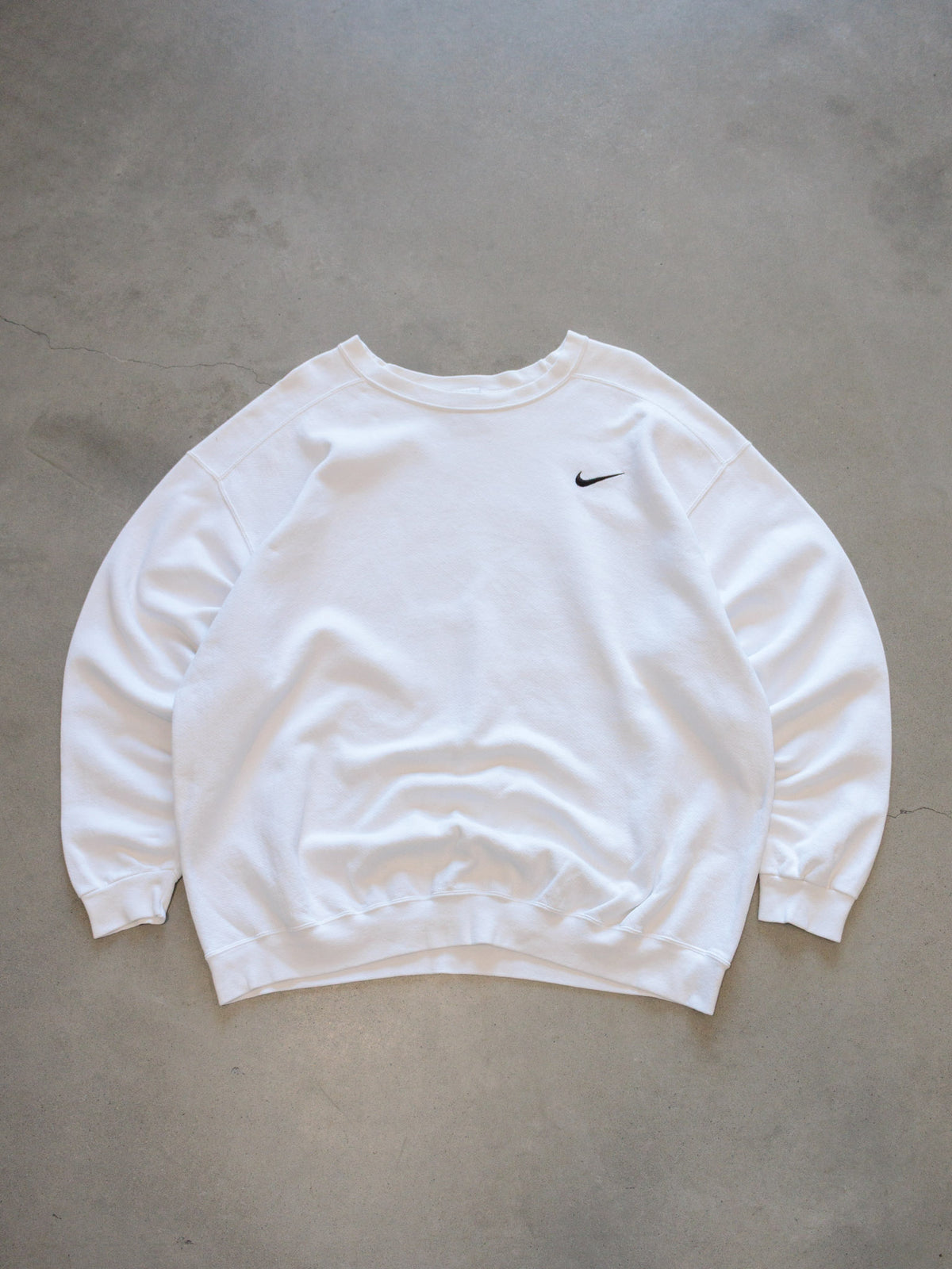 Vintage 90s White Nike Swoosh Sweatshirt (XL)