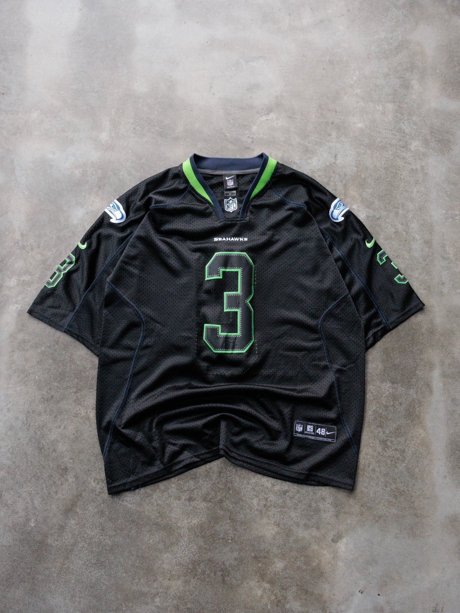 Vintage Nike Seattle Seahawks Russell Wilson NFL Jersey (L)