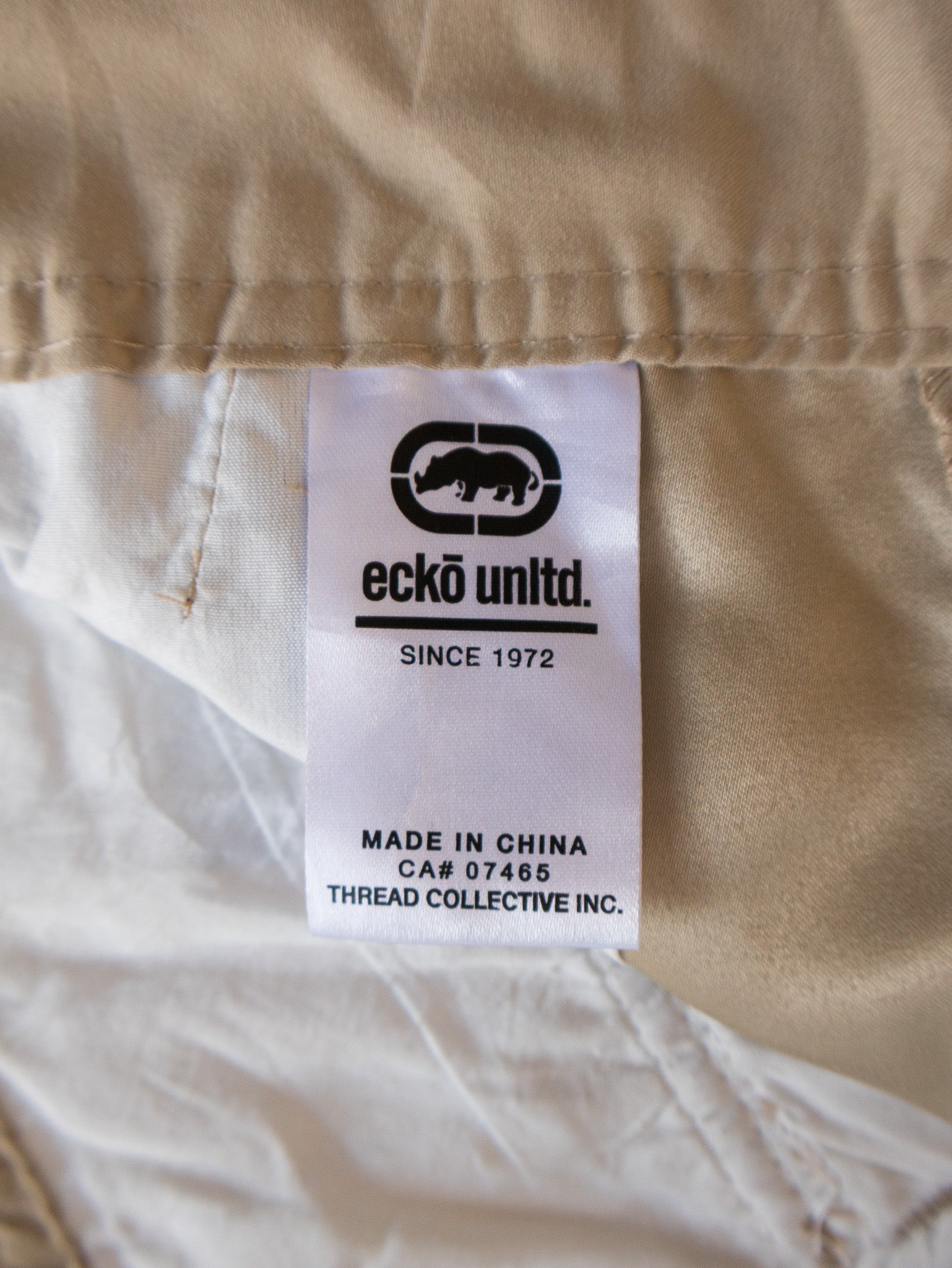 Vintage Beige Ecko Cargo Shorts (W34)