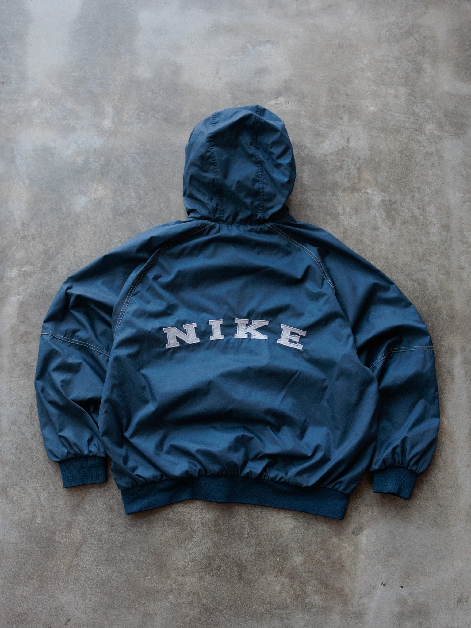 Vintage 90s Navy Nike Windbreaker (L)