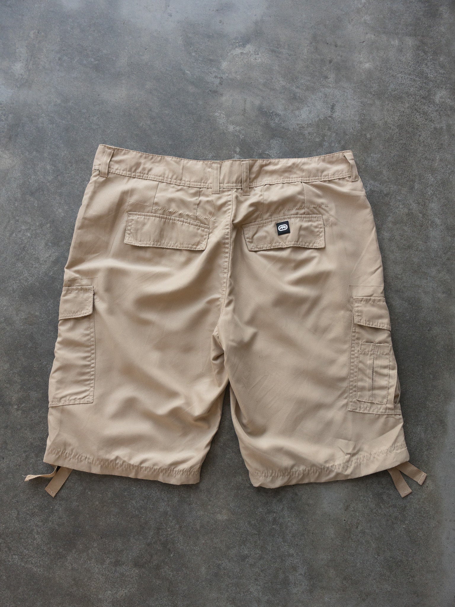 Vintage Beige Ecko Cargo Shorts (W34)