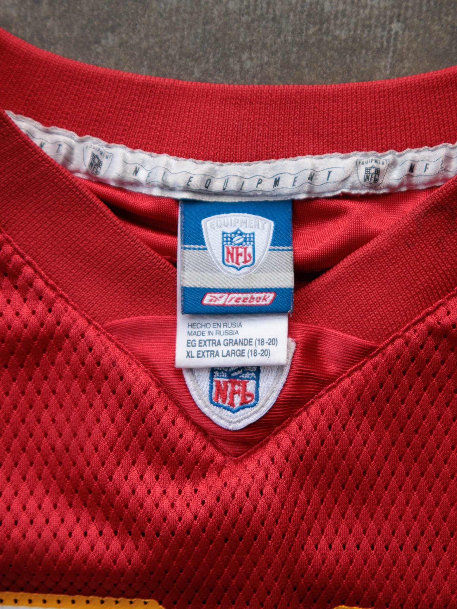 Vintage 00s Reebok Kansas City Chiefs Tony Gonzalez NFL Jersey (18-20Y)