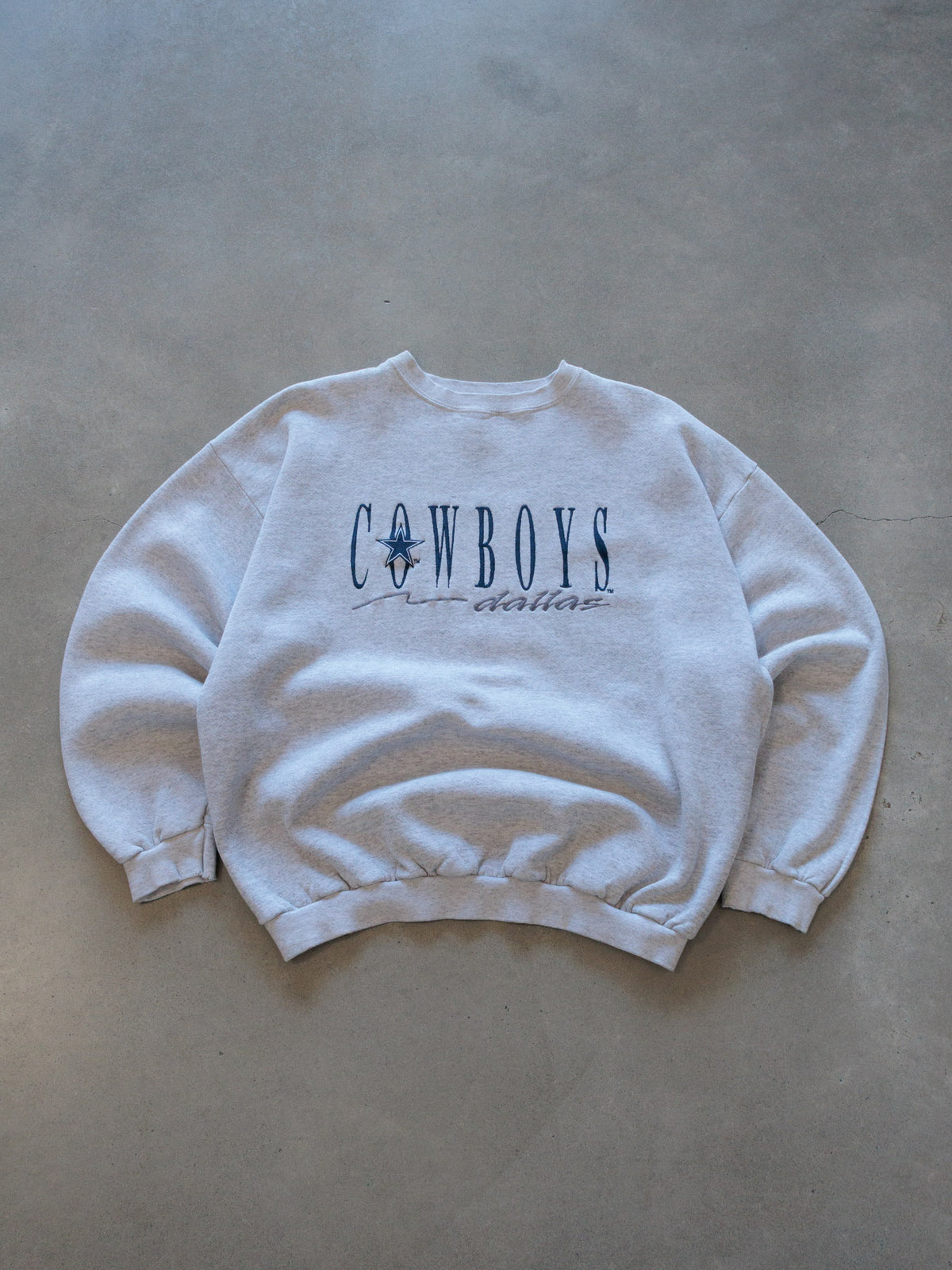 Vintage 90s Grey Dallas Cowboys Sweatshirt (XL)