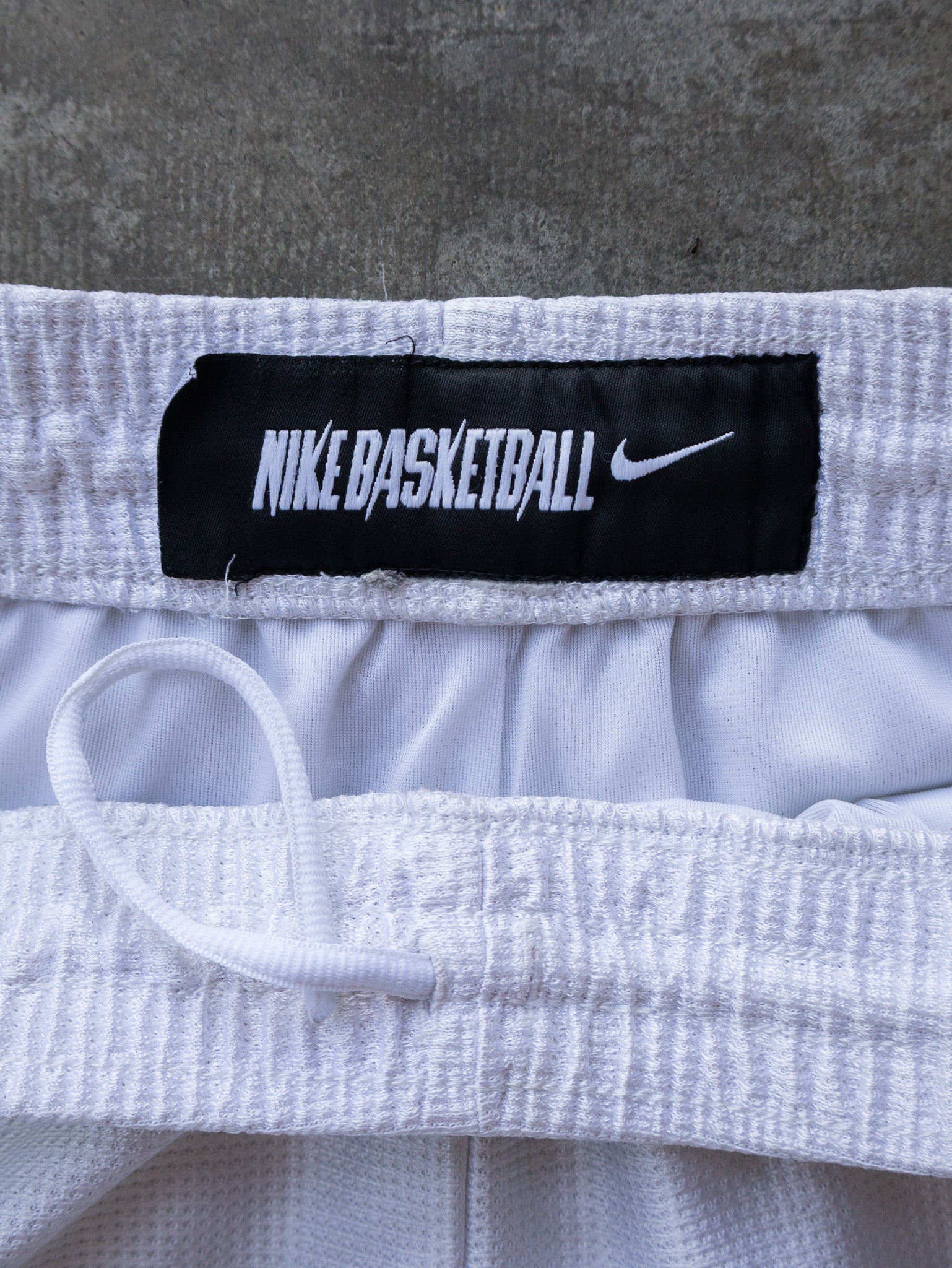 Vintage White Nike Basketball Shorts (L)