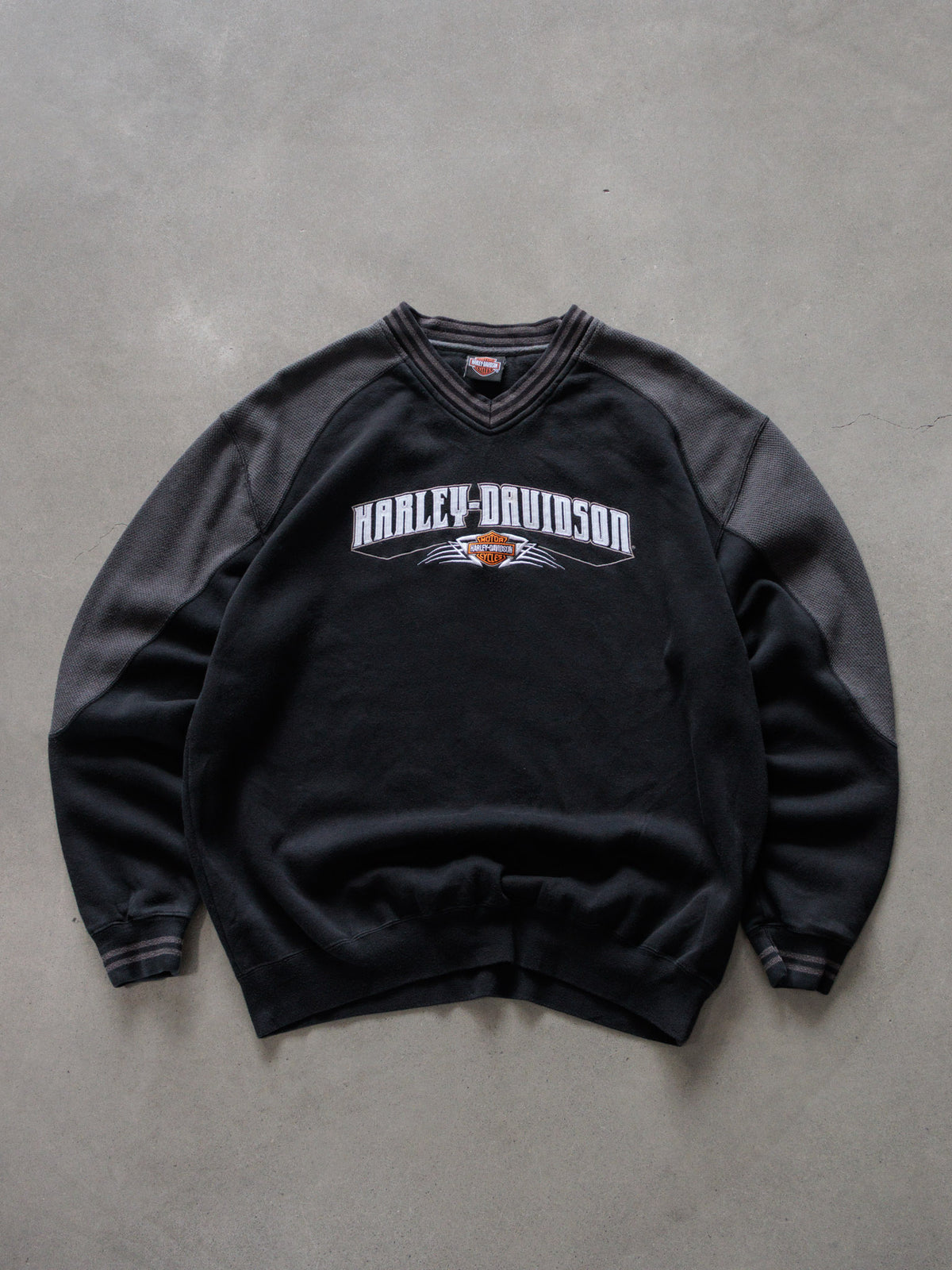 Vintage 00s Black Harley-Davidson Thiensville Wisconsin V-Neck Sweatshirt (-)