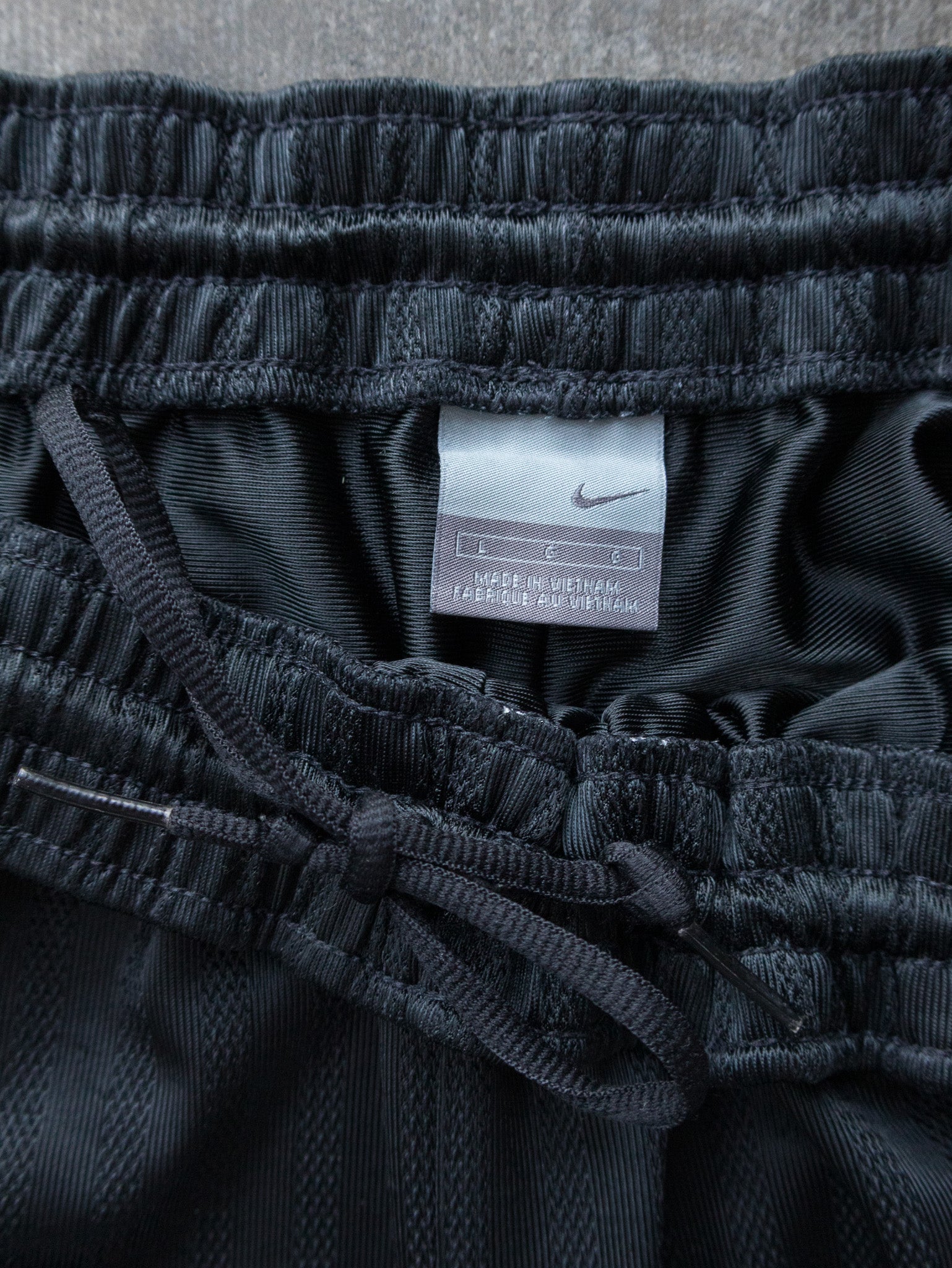 Vintage Black Nike Basketball Shorts (L)