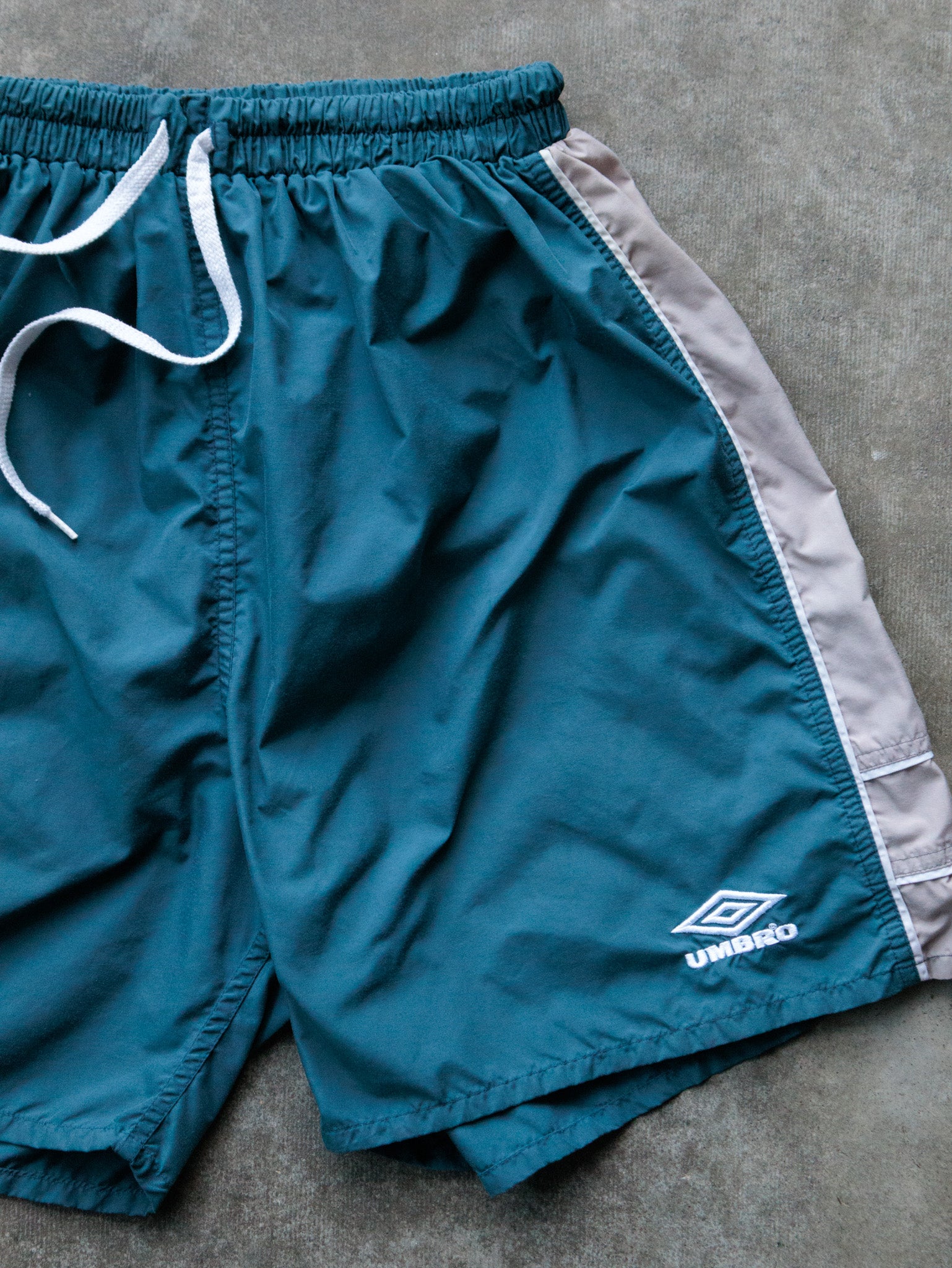 Vintage 90s Green Umbro Shorts (XL)