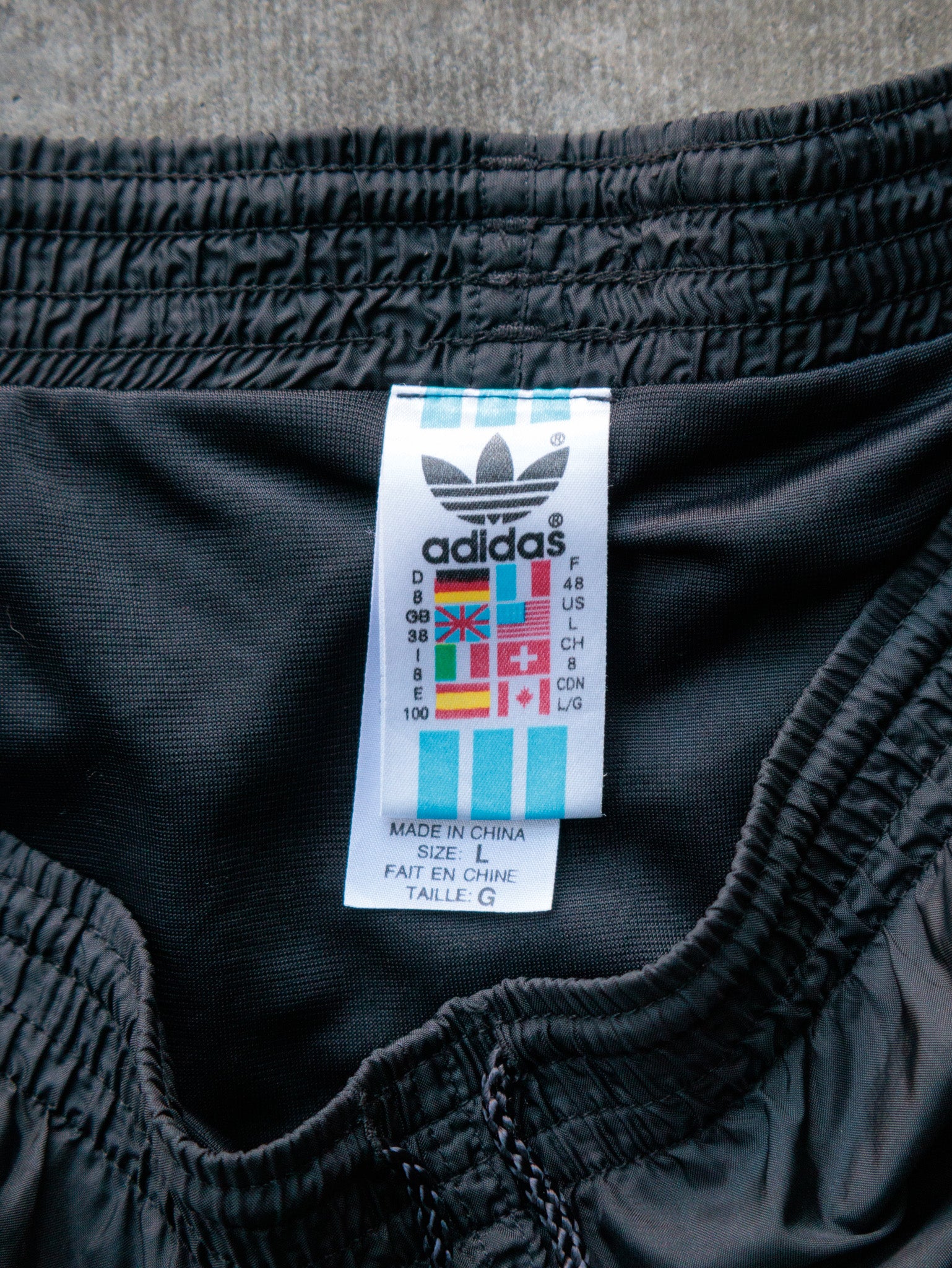 Vintage 00s Black Adidas Shorts (L)