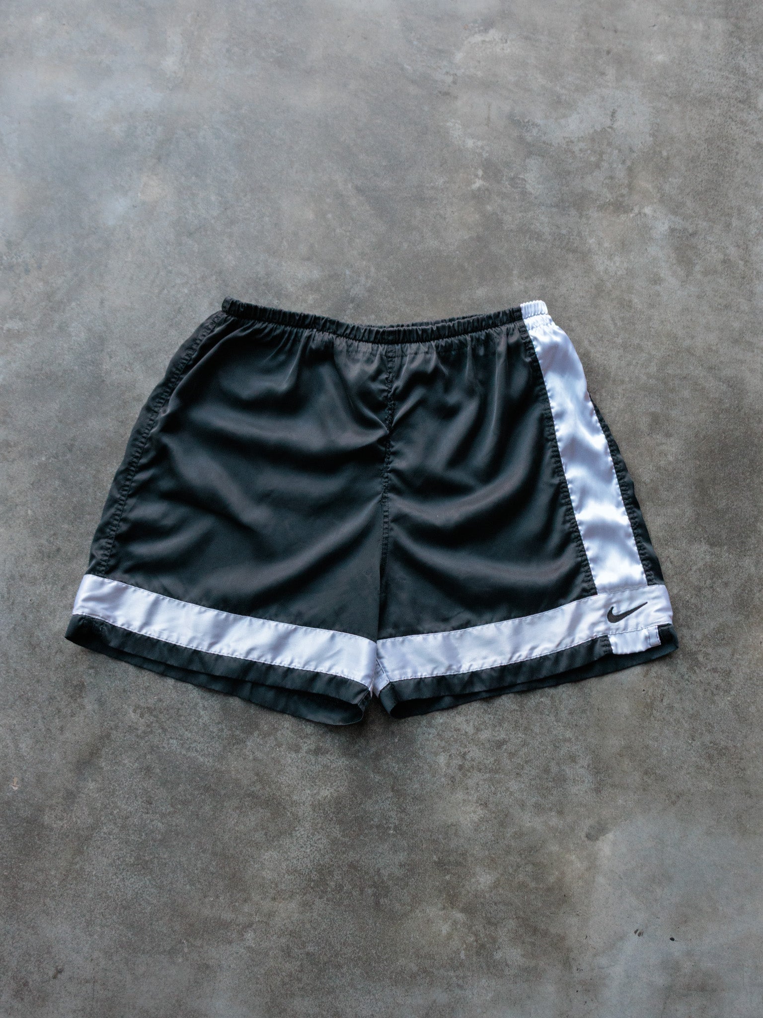 Vintage 00s Black Nike Shorts (XL)
