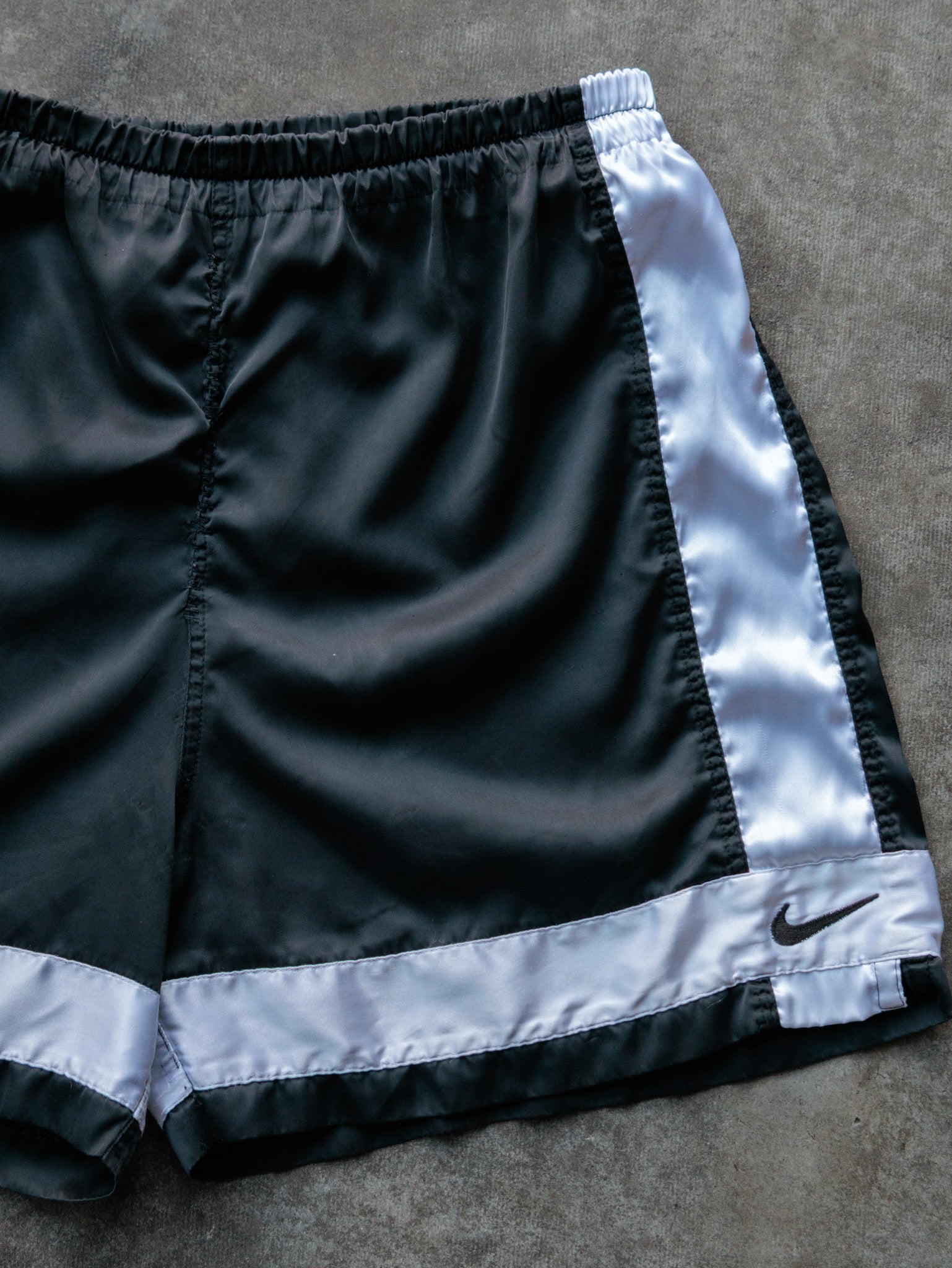 Vintage 00s Black Nike Shorts (XL)