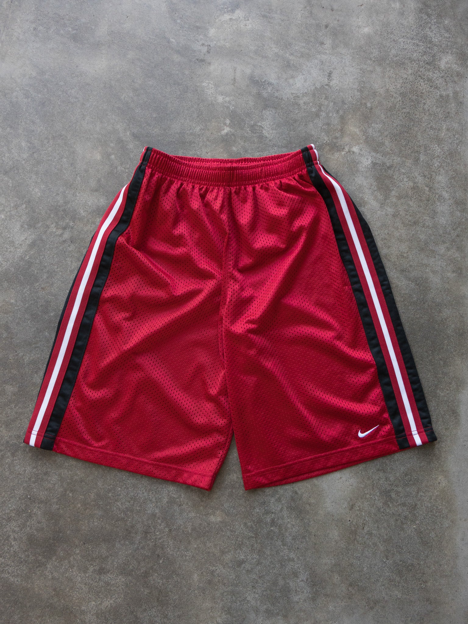 Vintage Red Nike Basketball Shorts (14-16Y)