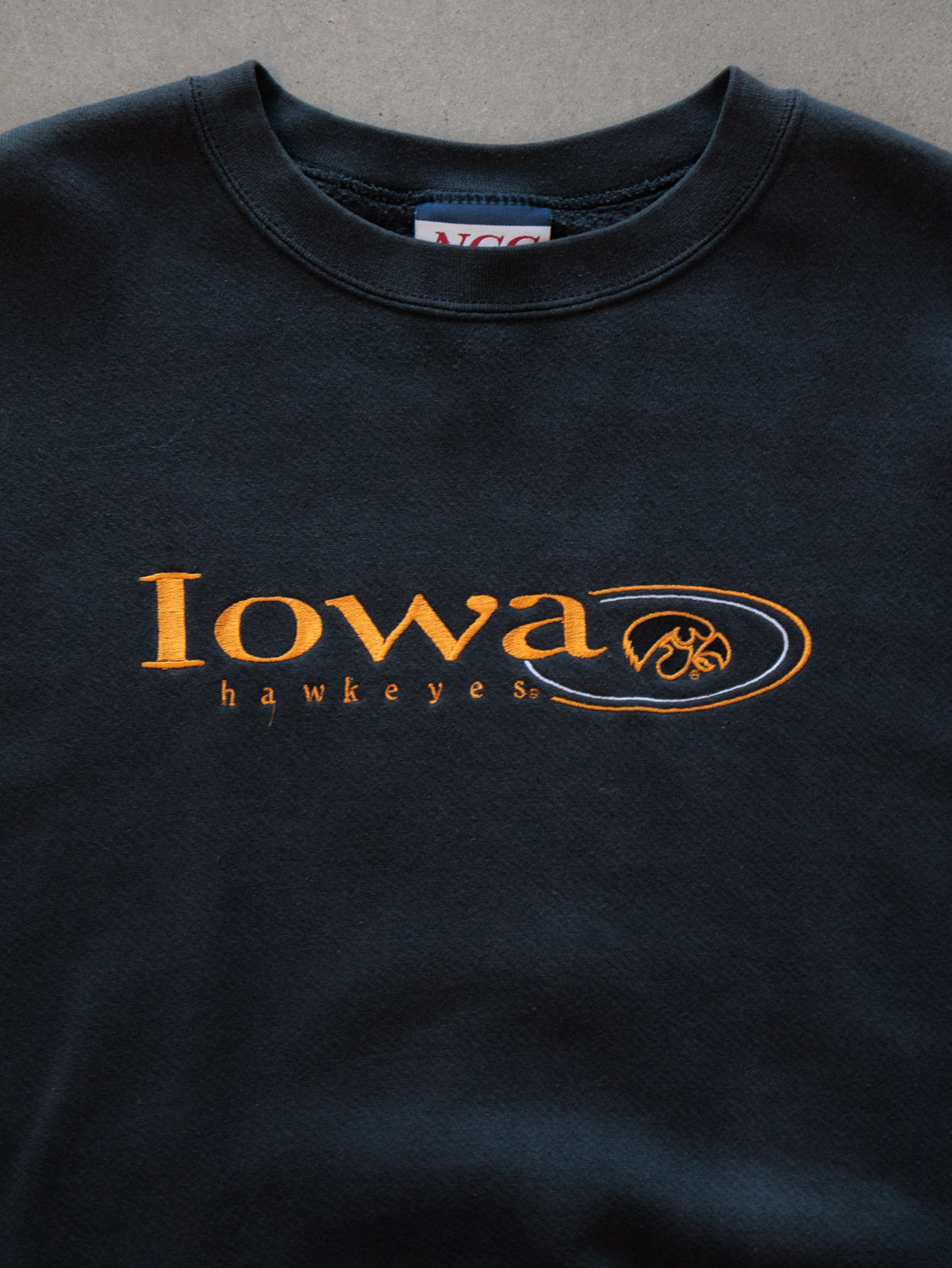 Vintage 90s Black Iowa Hawkeyes Crewneck Sweatshirt (XL)