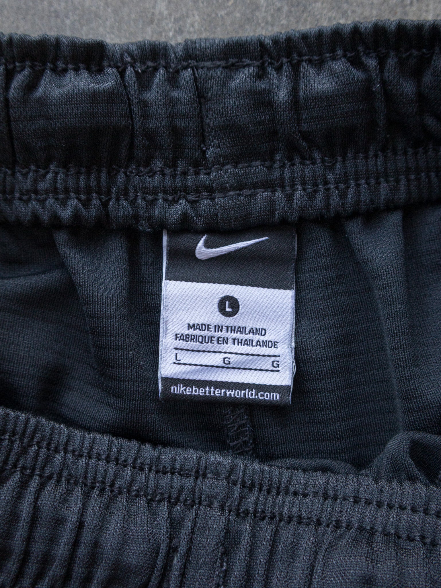 Vintage Black Red Nike Basketball Shorts (L)