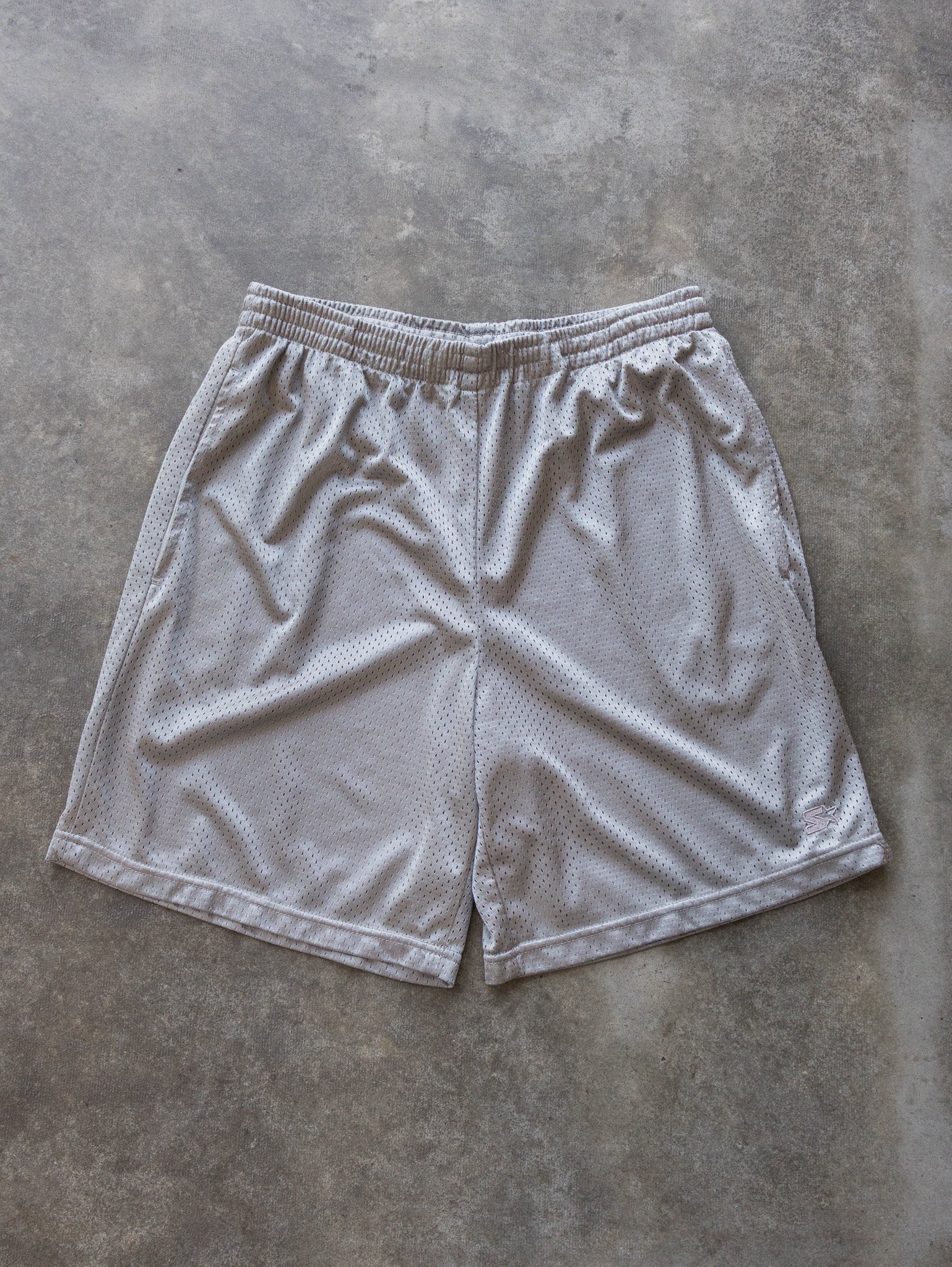 Vintage Grey Starter Mesh Shorts (M)