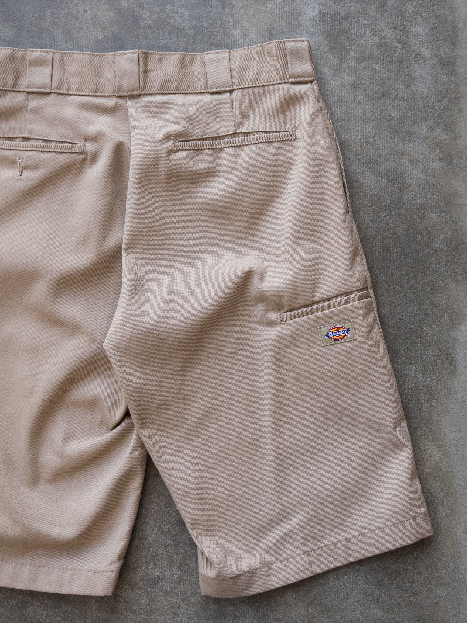 Vintage Khaki Dickies Work Shorts (W32)