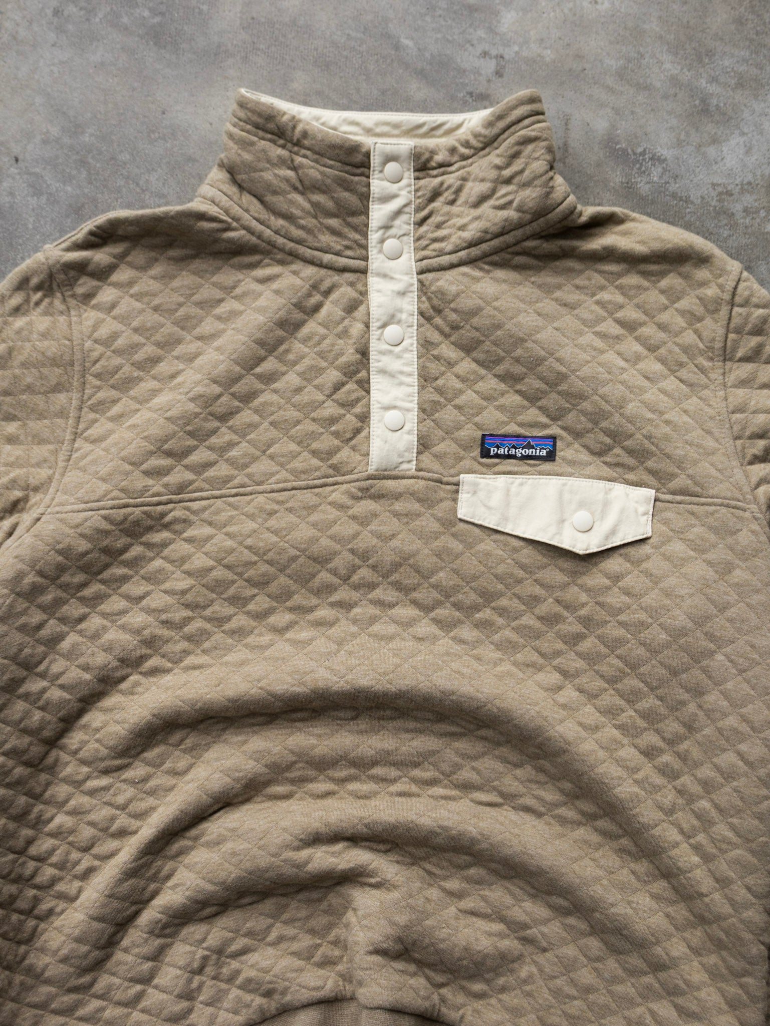 Vintage Tan Patagonia Quilted Snap-T Pullover Sweatshirt (Women's L)