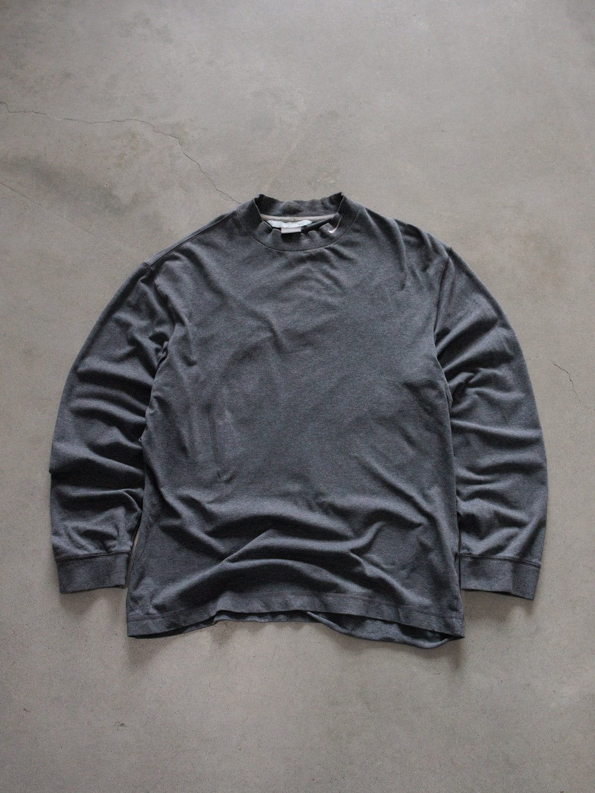 Vintage 00s Grey Nike Long Sleeve Tee (M)