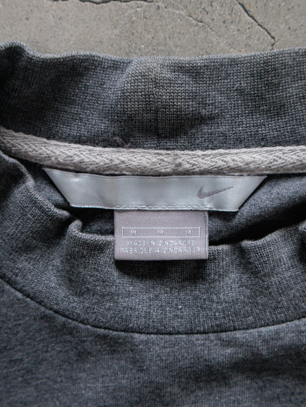 Vintage 00s Grey Nike Long Sleeve Tee (M)