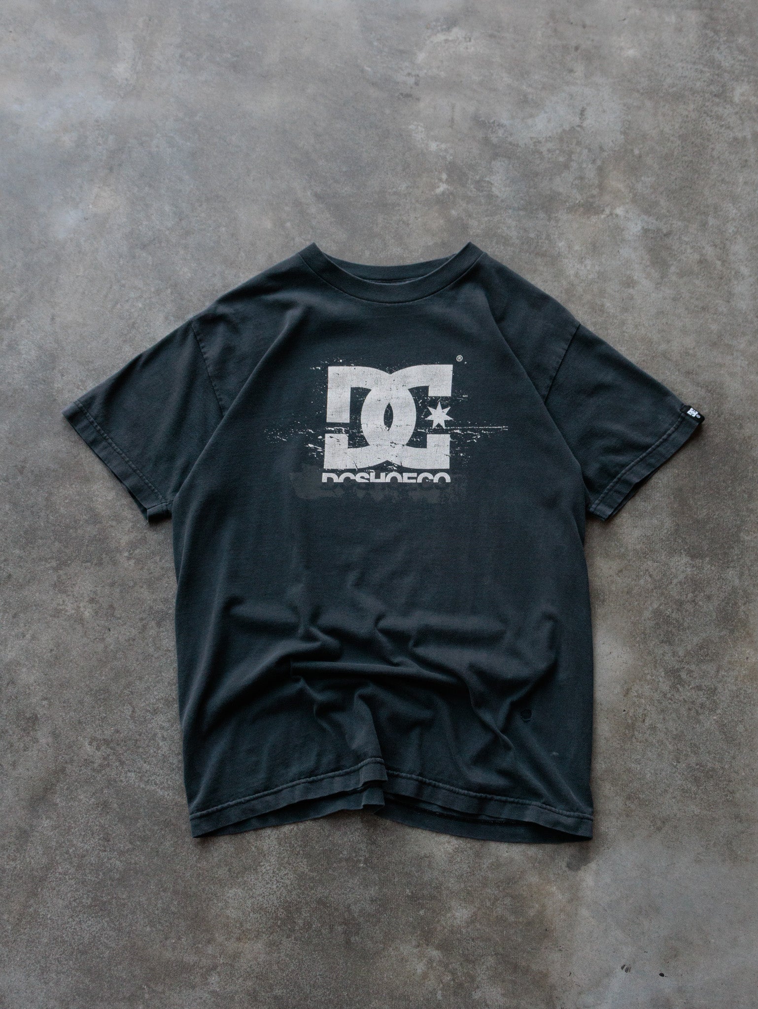 Vintage 00s Black DC Shoe Co Tee (-)