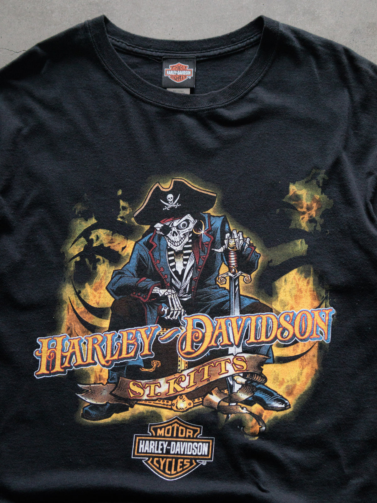 Vintage Black Harley-Davidson St. Kitts Blackbeard's Revenge Tee (L)