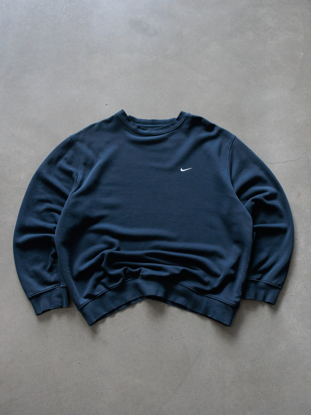 Vintage Navy Nike Sweatshirt (L)