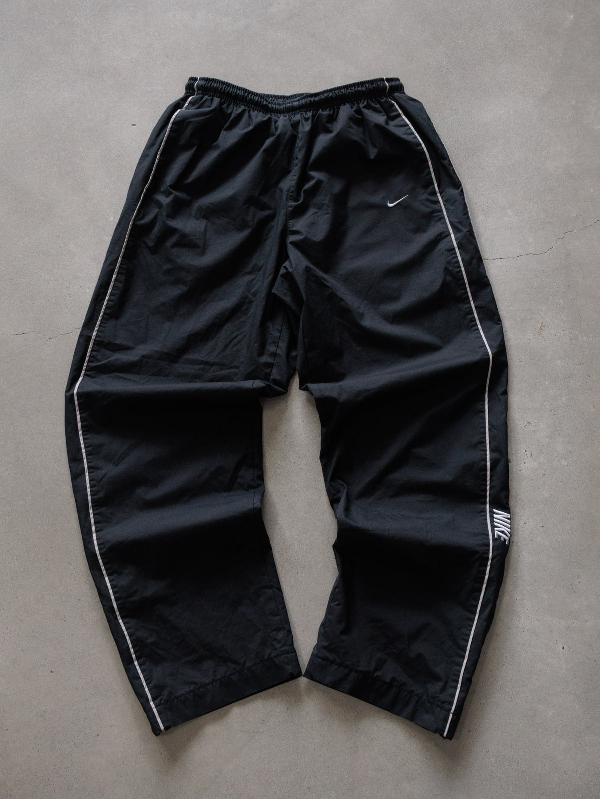 Vintage 00s Black Nike Track Pants (M)