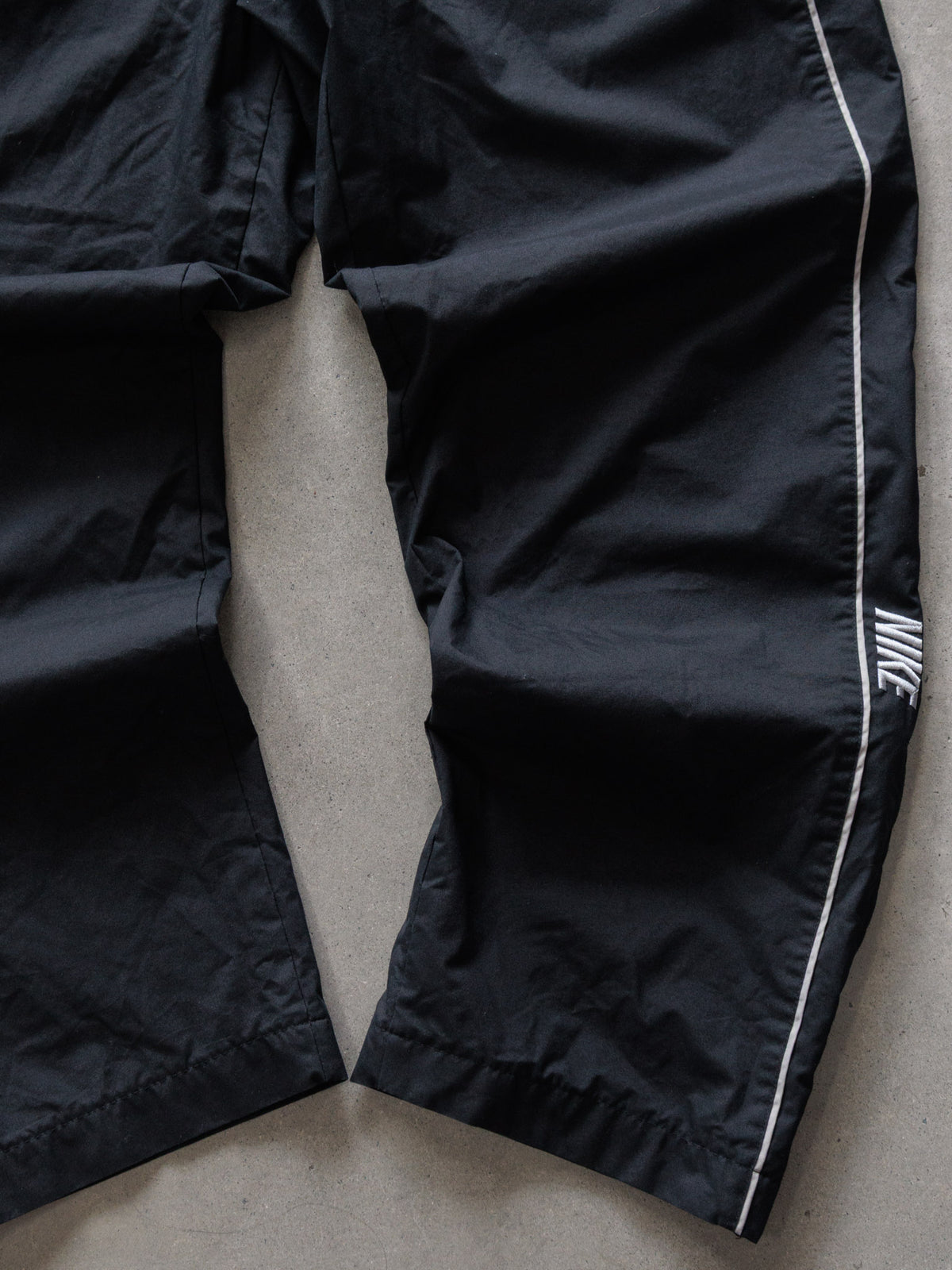 Vintage 00s Black Nike Track Pants (M)