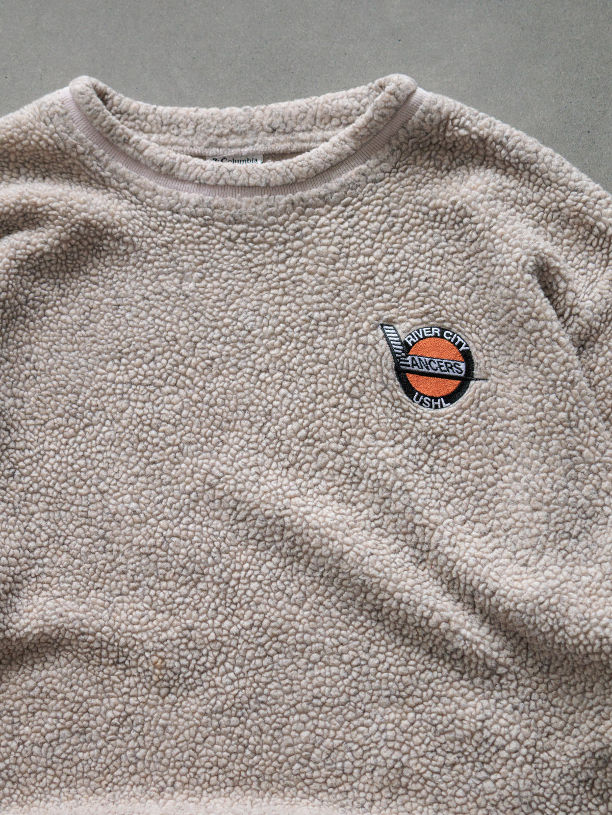 Vintage 90s Beige Columbia River City Lancers USHL Sherpa Sweatshirt (XL)
