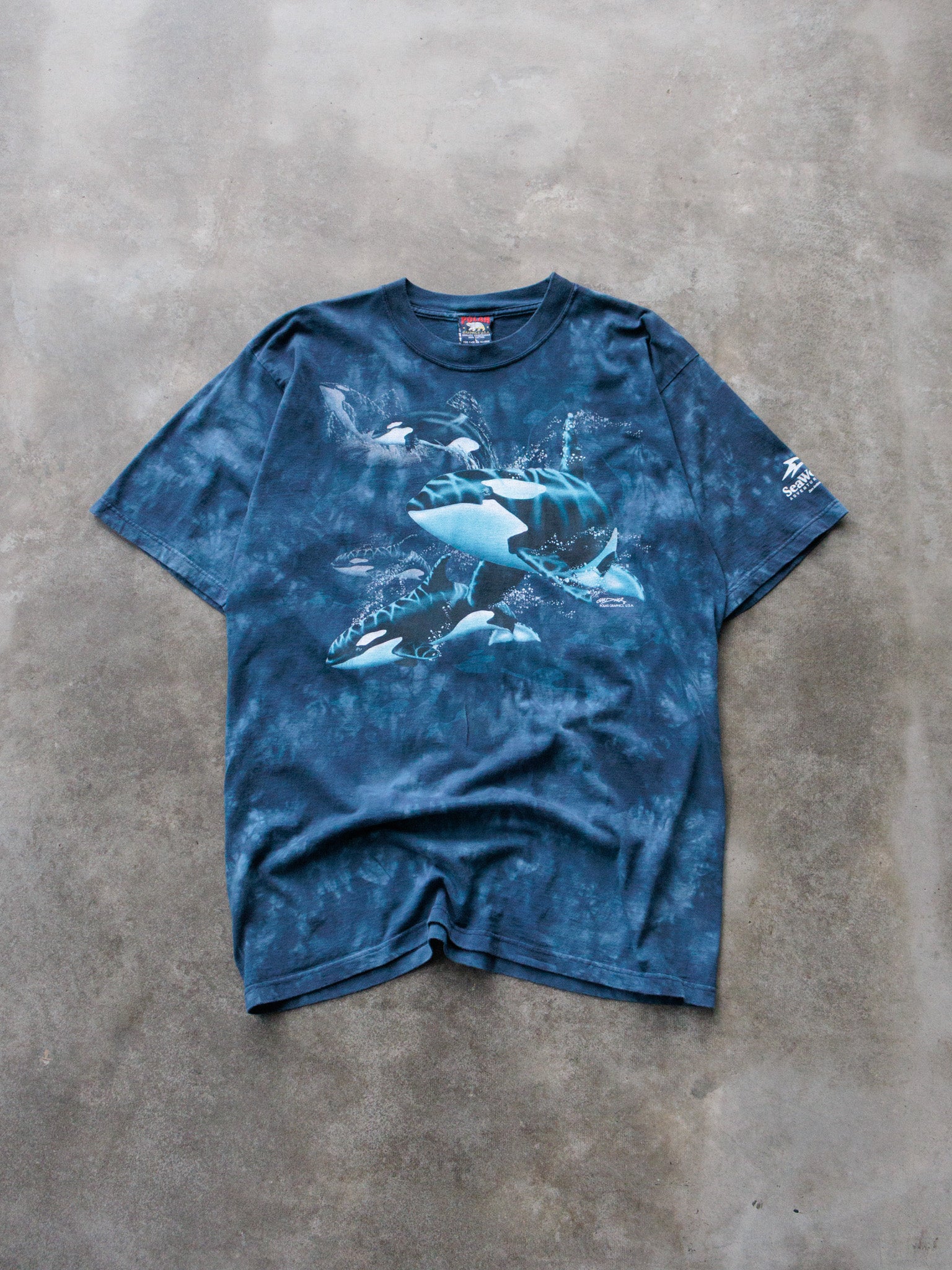 Vintage 90s SeaWorld Orca Whale Tie Dye Tee (L)