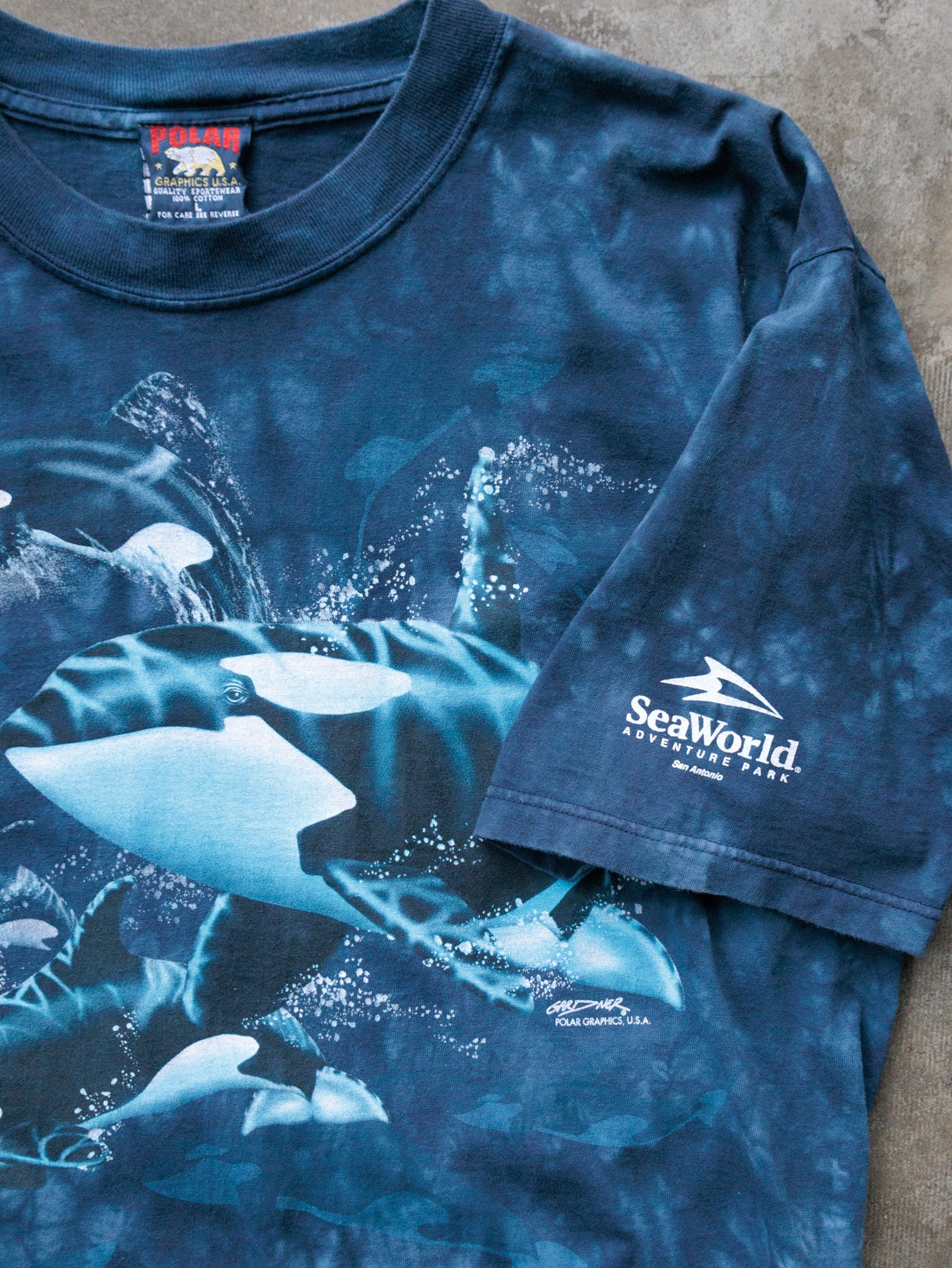 Vintage 90s SeaWorld Orca Whale Tie Dye Tee (L)
