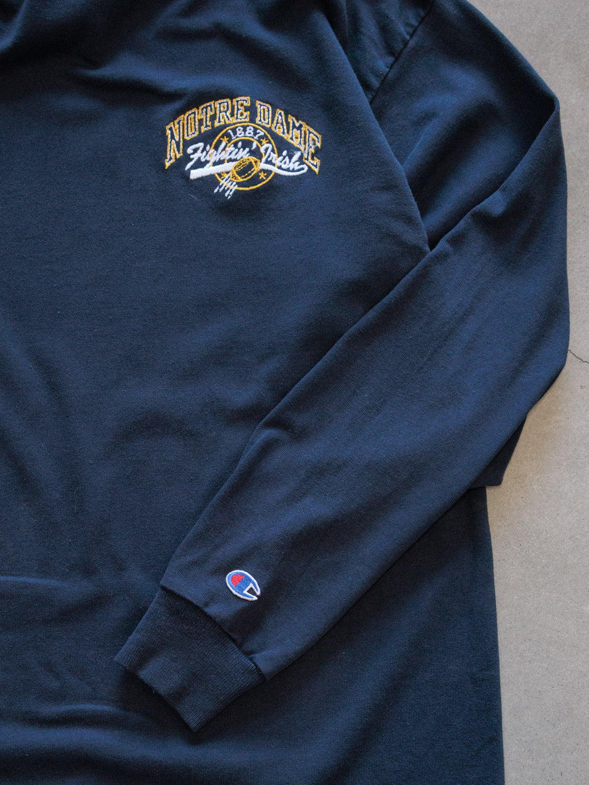 Vintage 90s Navy Champion Notre Dame Fighting Irish Hoodie (M)