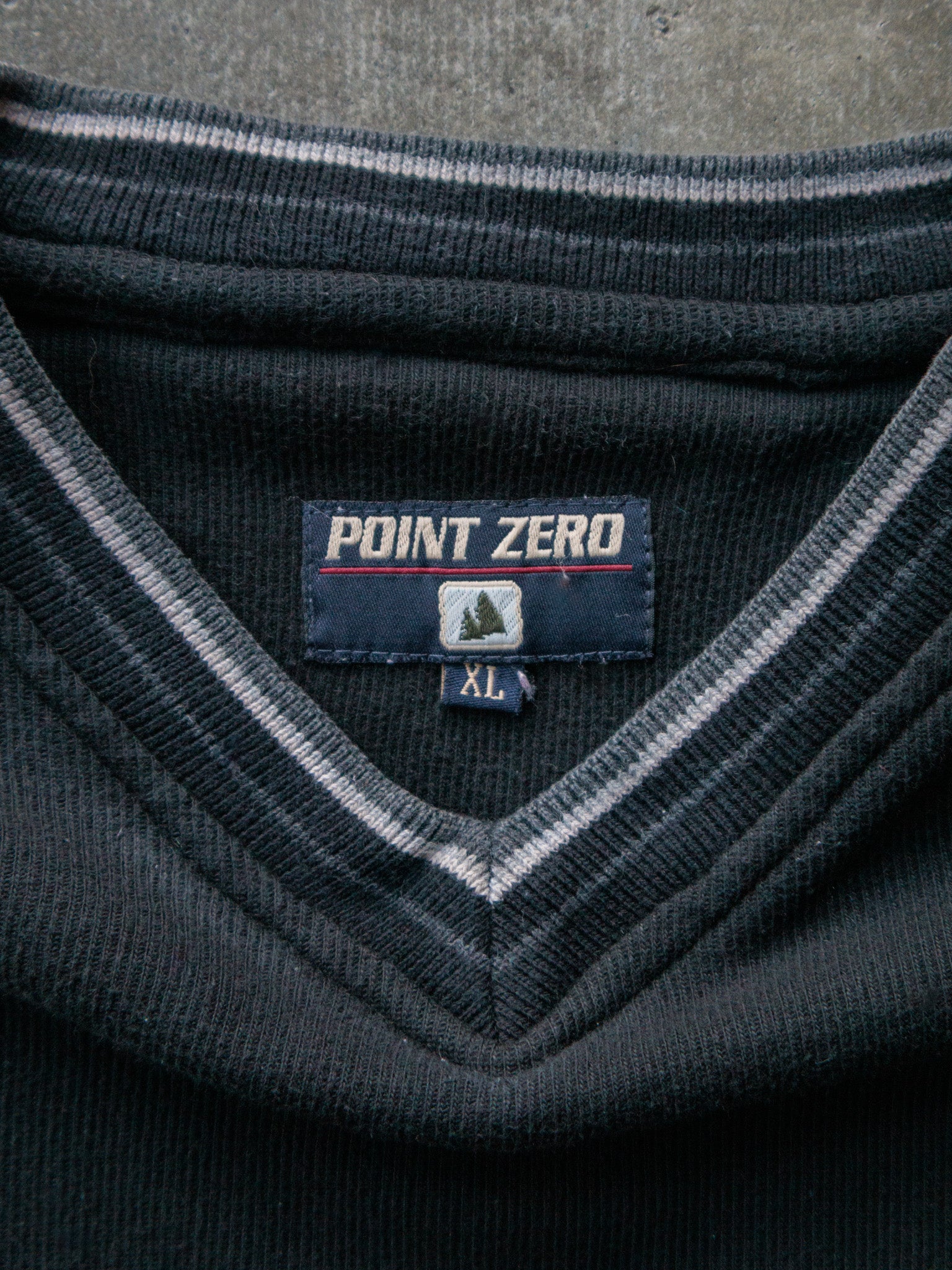 Vintage 90s Black Point Zero V-Neck Knit Sweater (XL)