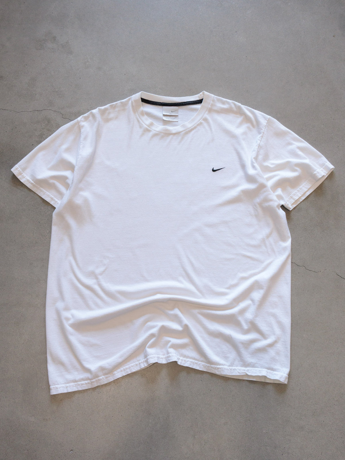 Vintage 00s White Nike Swoosh Tee (XL)