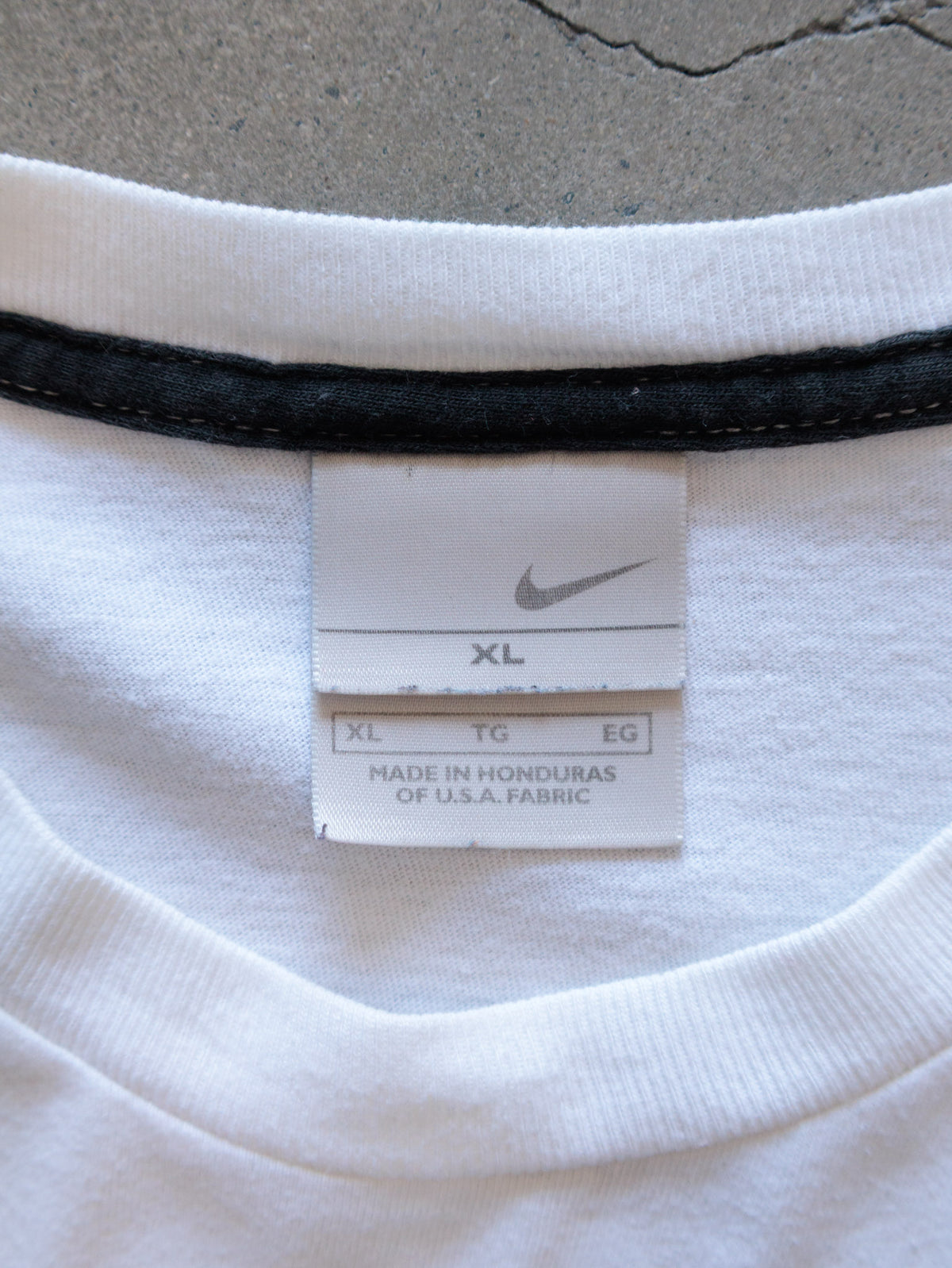 Vintage 00s White Nike Swoosh Tee (XL)