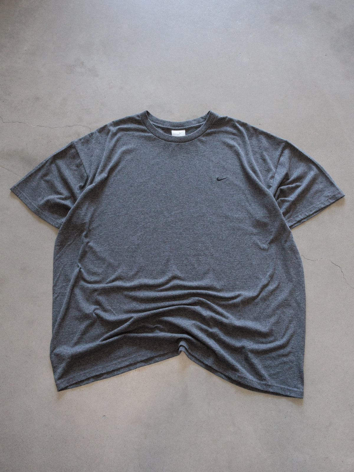 Vintage 00s Grey Nike Swoosh Tee (2XL)