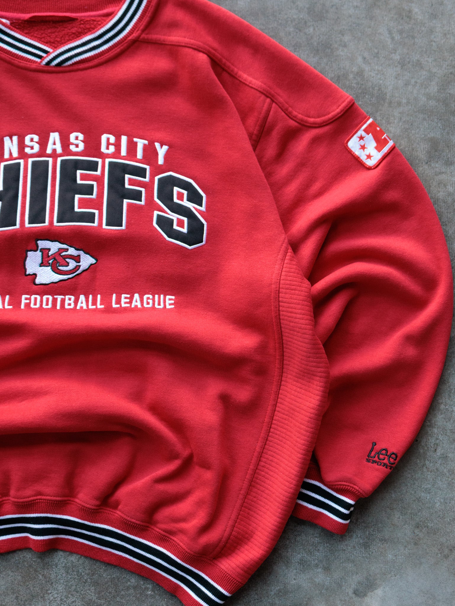 Vintage 90s Red Lee Sport Kansas City Chiefs Sweatshirt (XL)
