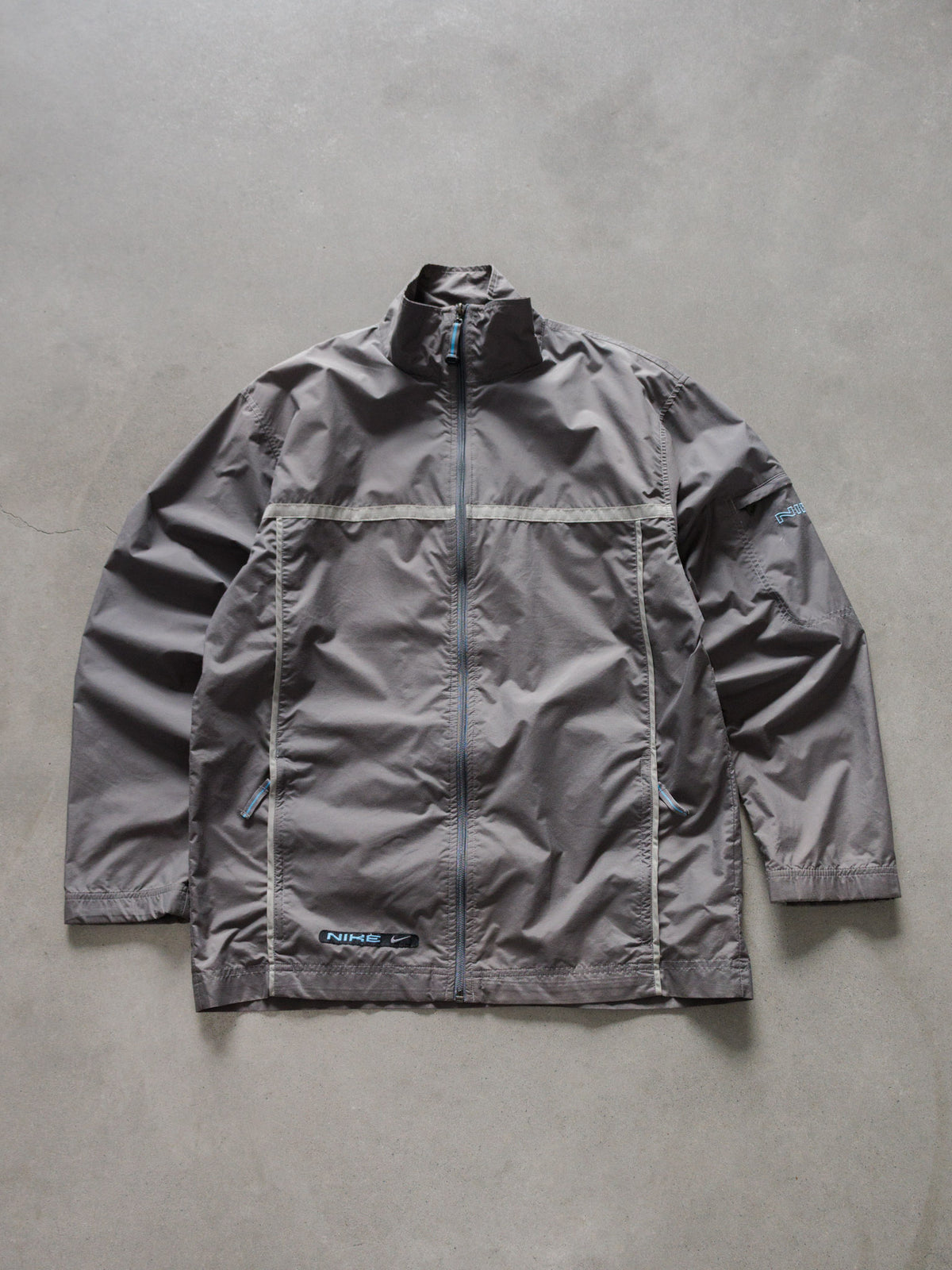 Vintage 00s Grey Nike Windbreaker (M)