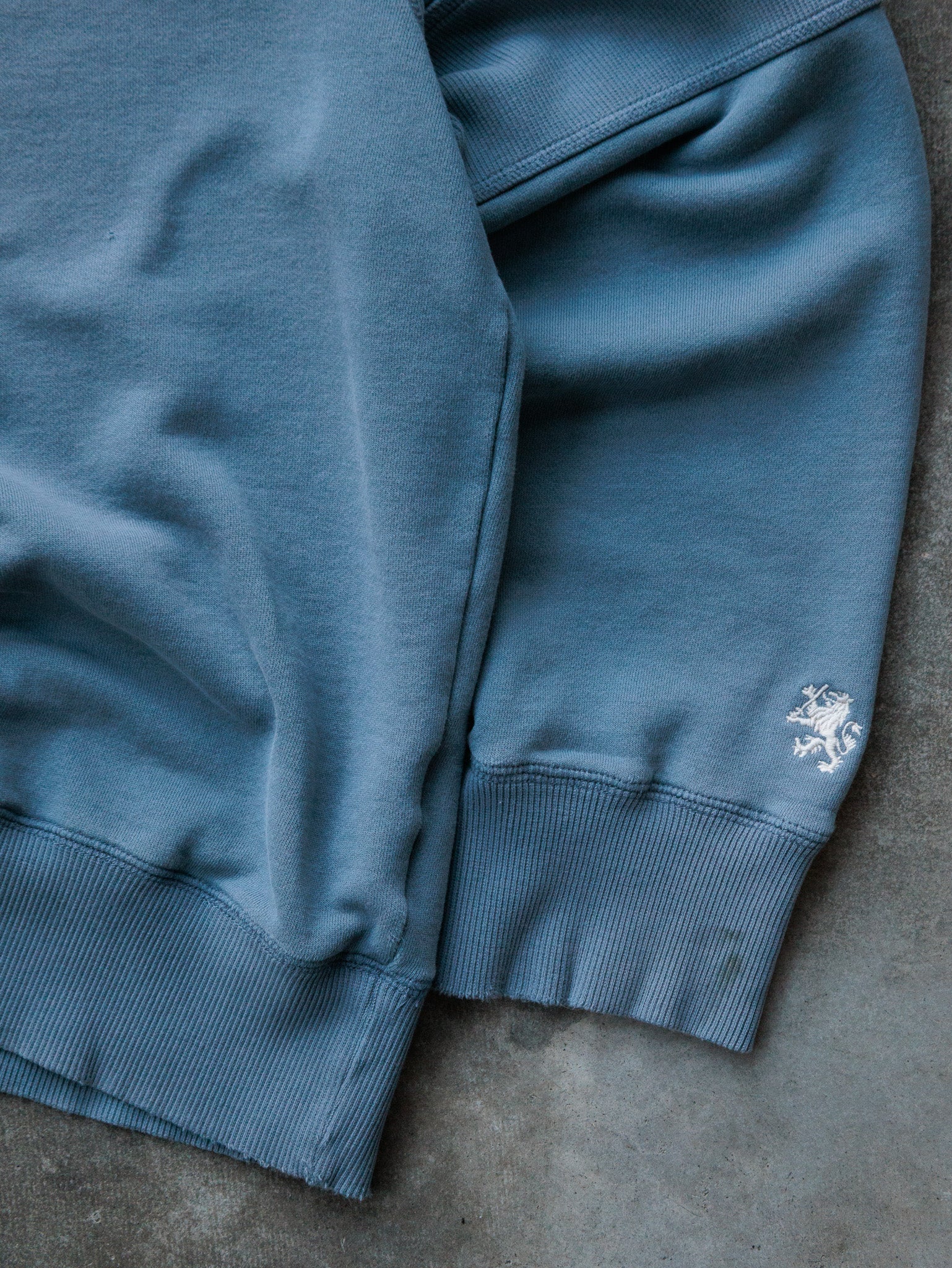Vintage 00s Blue Tommy Hilfiger Sweatshirt (L)