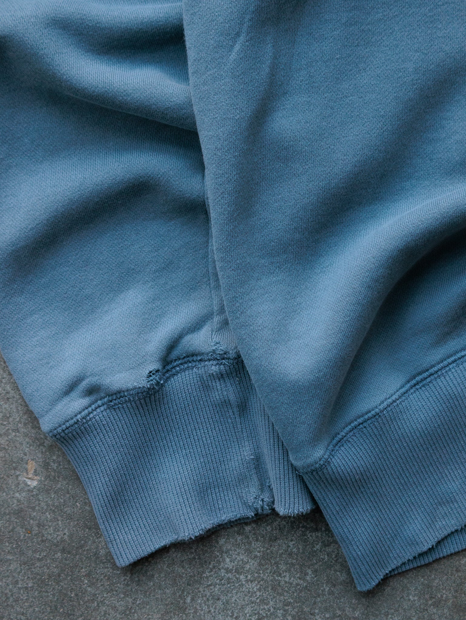 Vintage 00s Blue Tommy Hilfiger Sweatshirt (L)