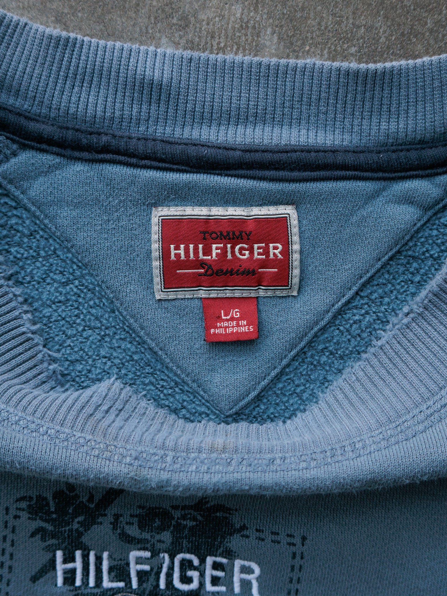Vintage 00s Blue Tommy Hilfiger Sweatshirt (L)