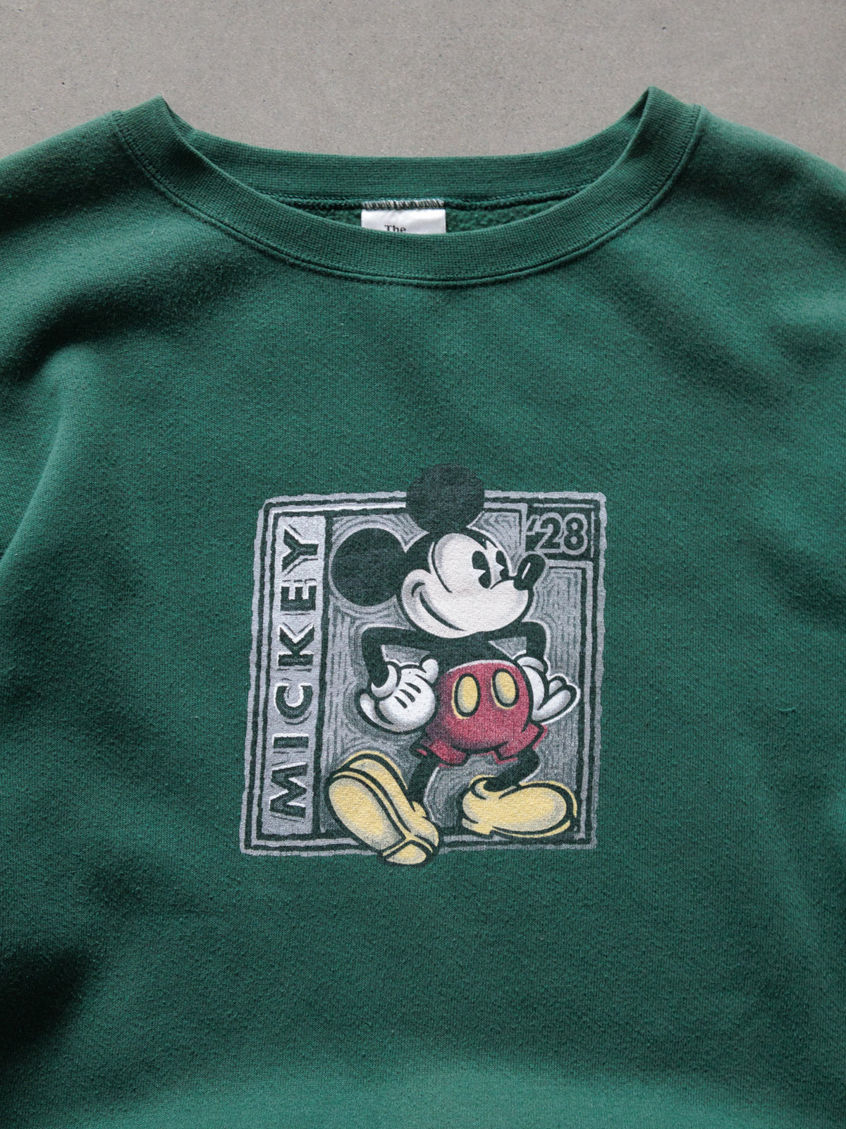 Vintage 90s Green Disney Mickey Mouse '28 Sweatshirt (M)