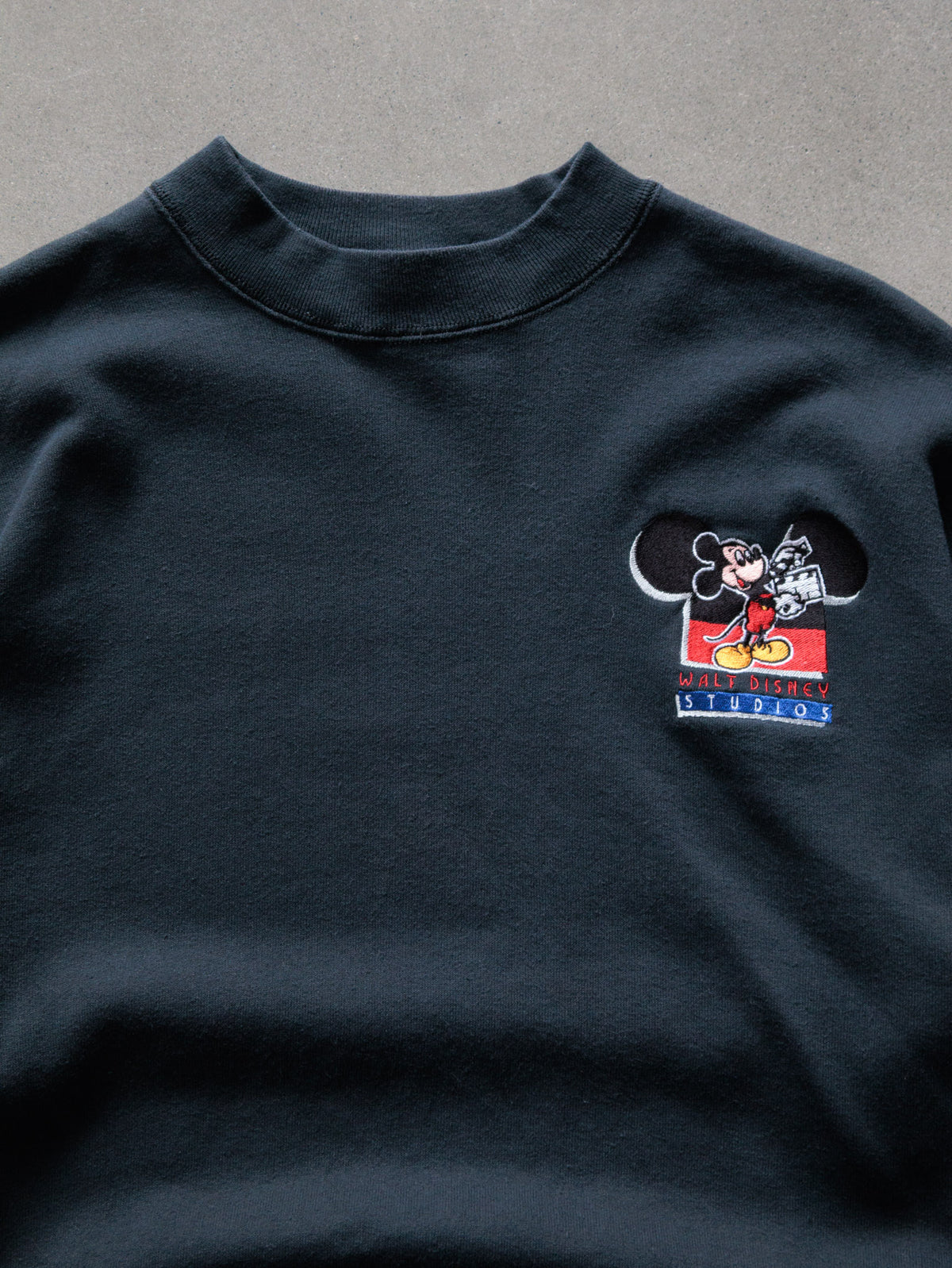 Vintage 90s Black Walt Disney Studios Mickey Mouse Sweatshirt (XL)