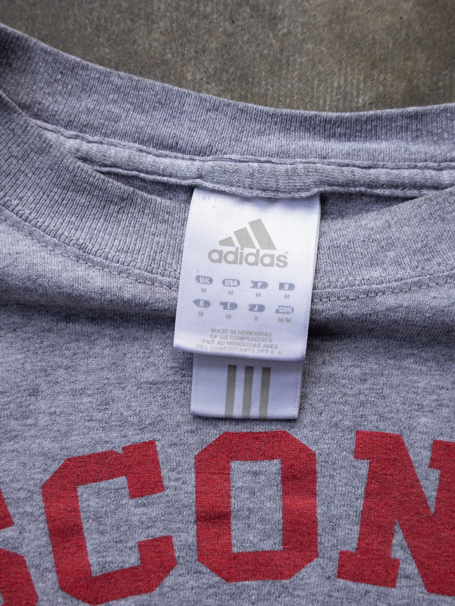 Vintage 00s Grey Adidas Wisconsin Badgers Tee (M)