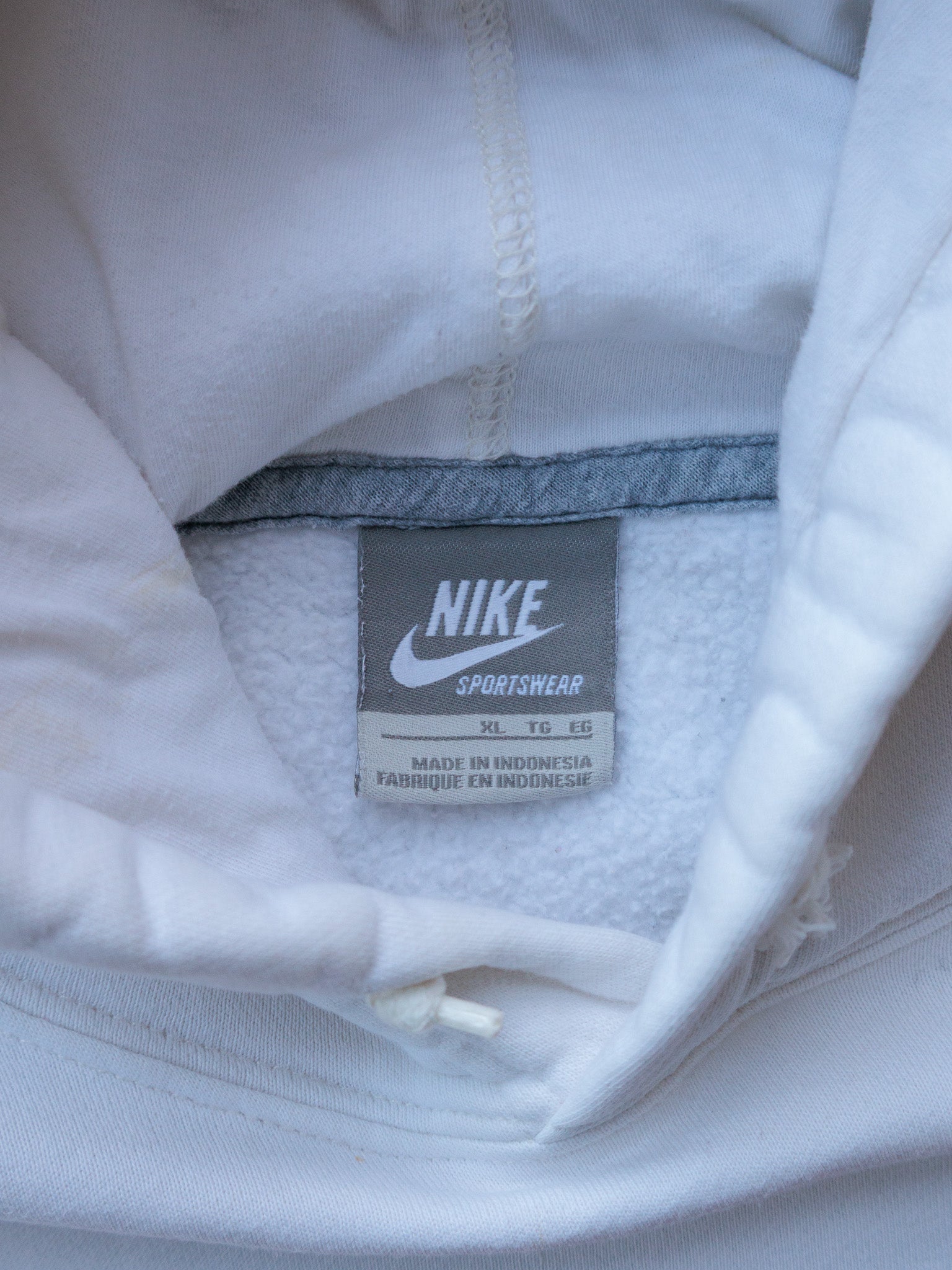 Vintage White Nike Hoodie (XL)