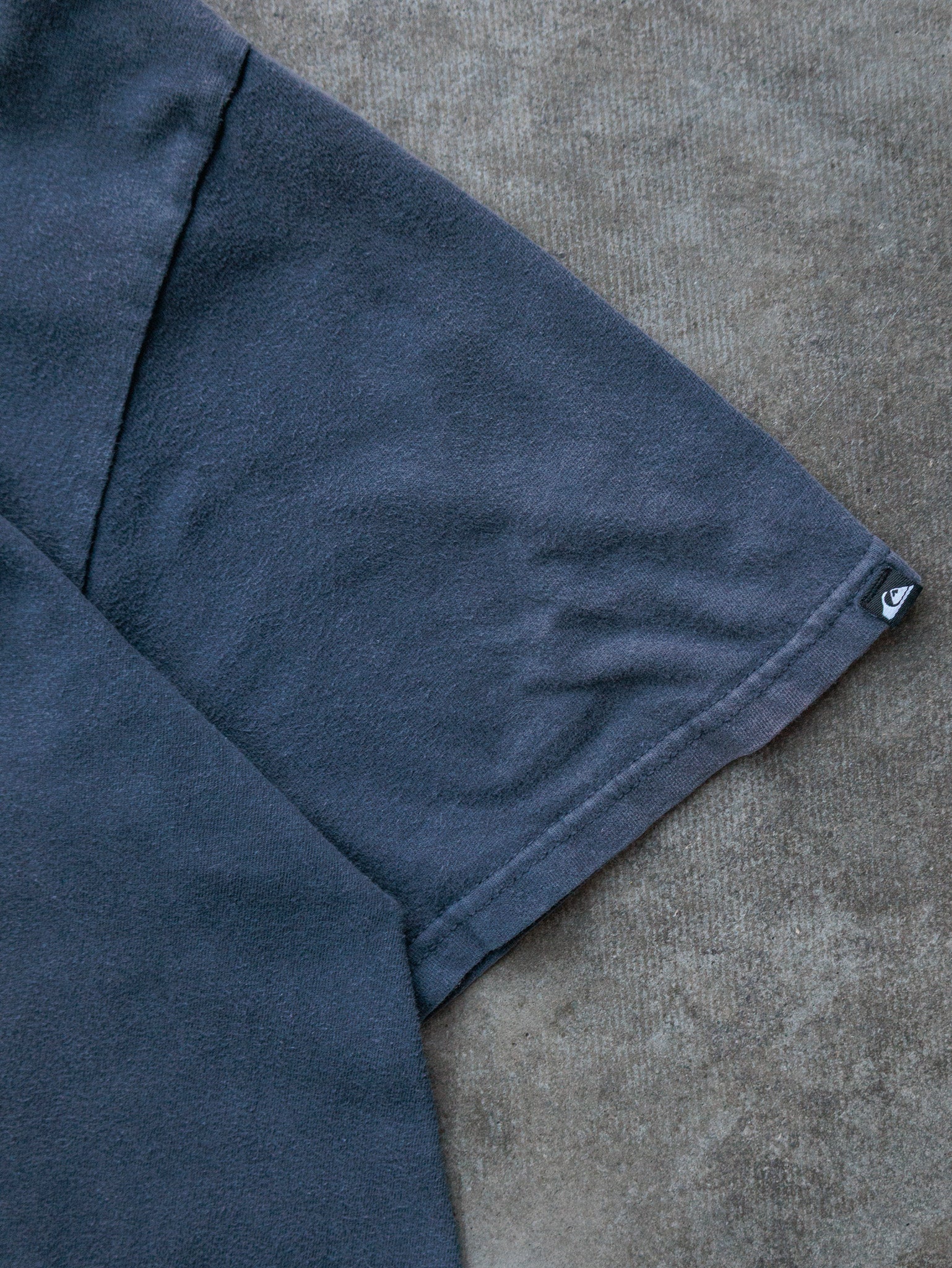 Vintage 00s Navy Quiksilver Tee (-)