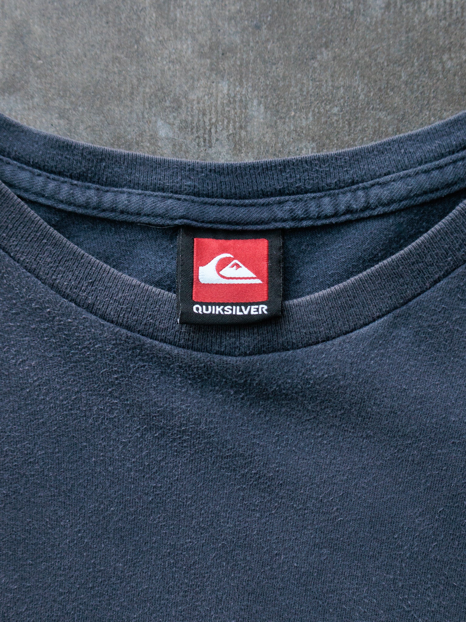 Vintage 00s Navy Quiksilver Tee (-)