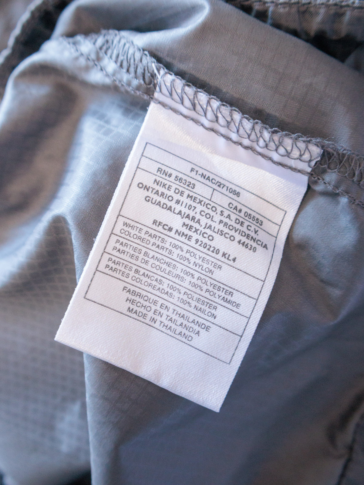 Vintage 00s White Nike Colourblock Windbreaker (12-14Y)