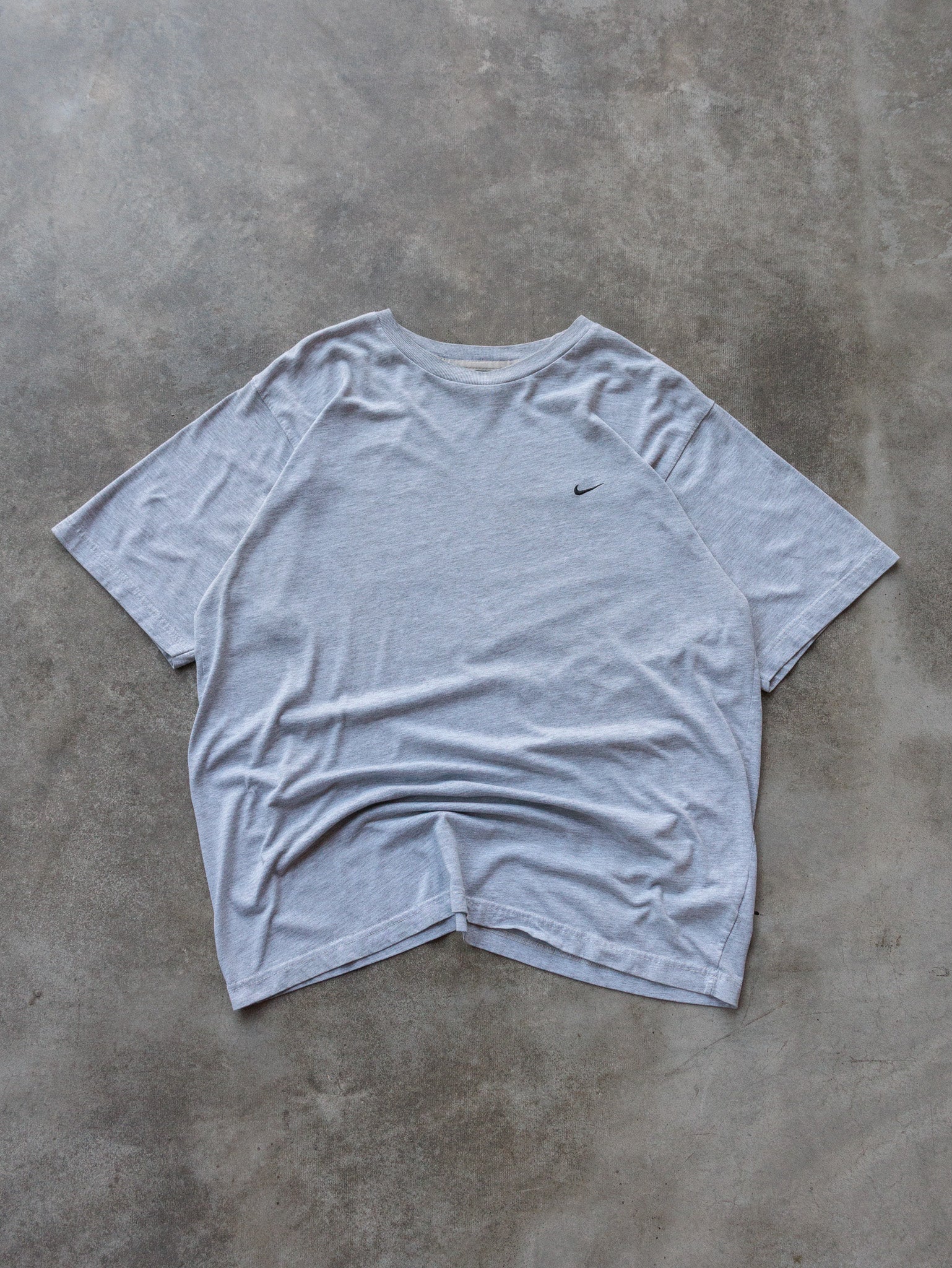 Vintage 00s Grey Nike Swoosh Tee (L)
