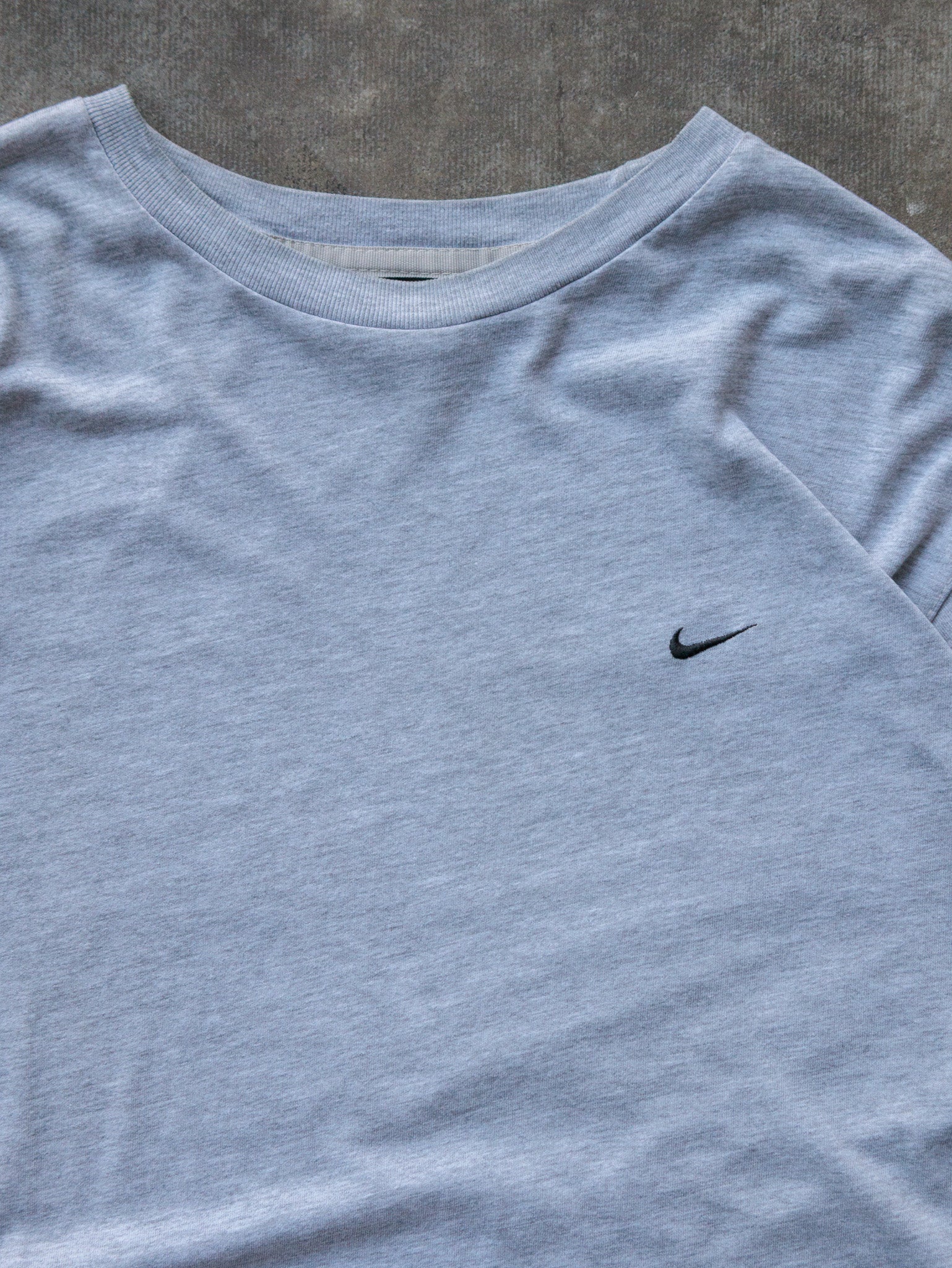 Vintage 00s Grey Nike Swoosh Tee (L)