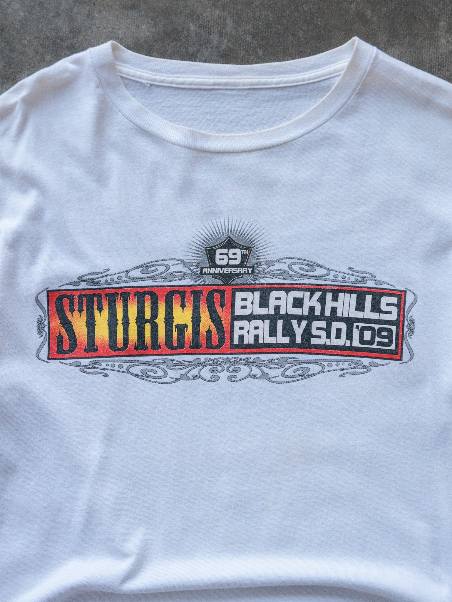 Vintage 2009 White Sturgis Black Hills Rally Long Sleeve Tee (-)